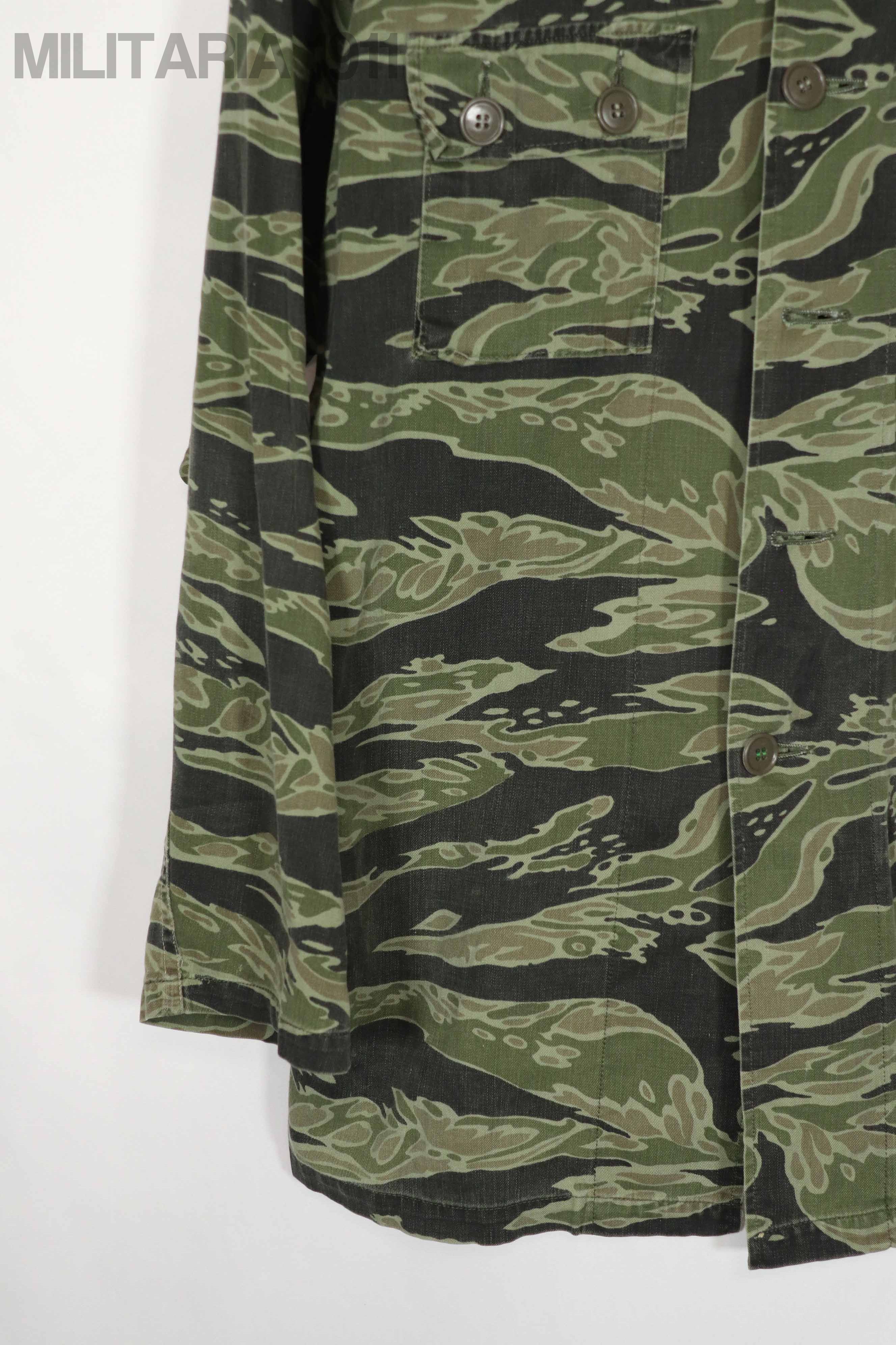 実物　レイトウォーパターン　タイガーストライプ シャツ　大きめサイズ　ボタン欠損あり