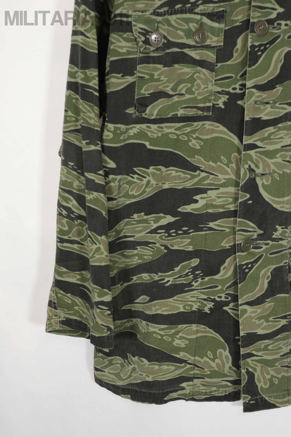 実物　レイトウォーパターン　タイガーストライプ シャツ　大きめサイズ　ボタン欠損あり