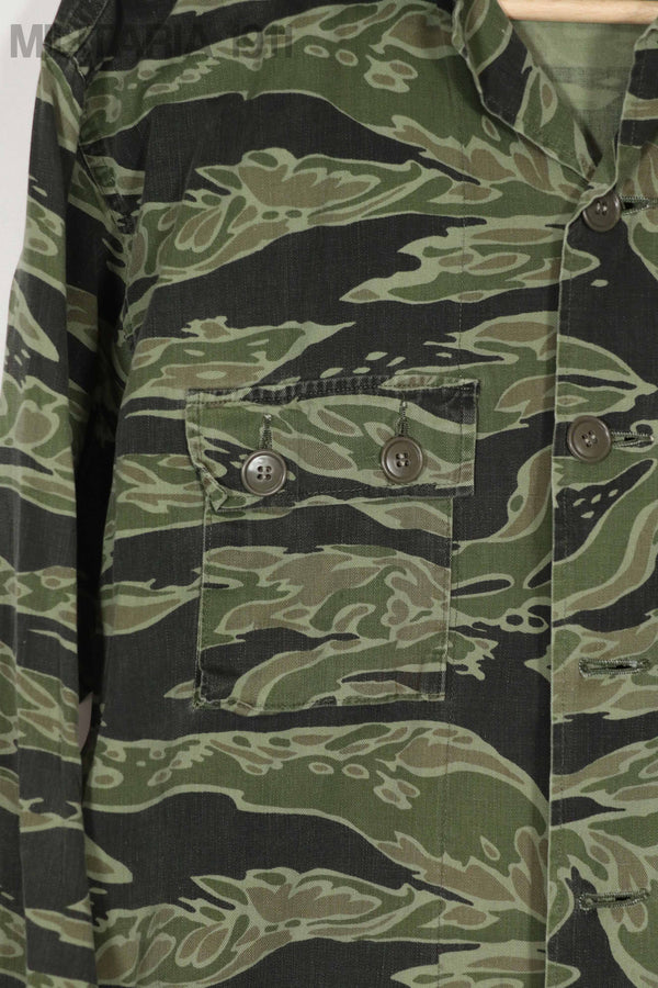 実物　レイトウォーパターン　タイガーストライプ シャツ　大きめサイズ　ボタン欠損あり