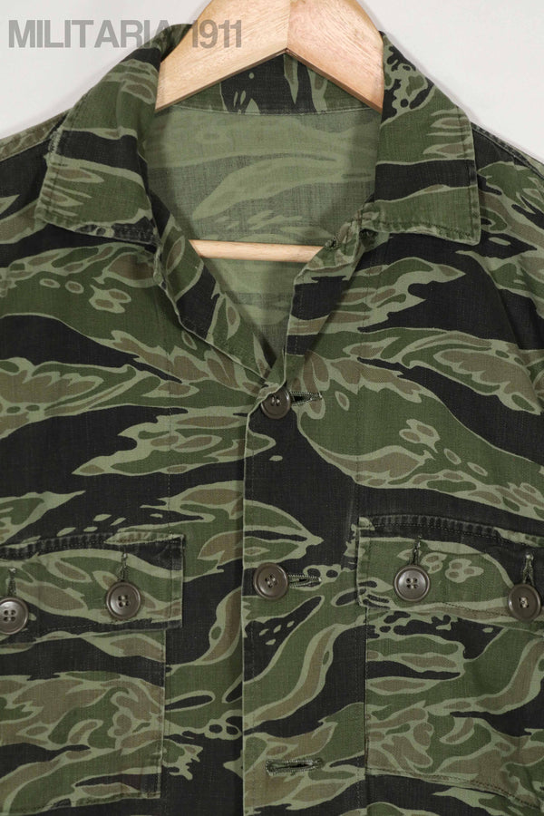 実物　レイトウォーパターン　タイガーストライプ シャツ　大きめサイズ　ボタン欠損あり