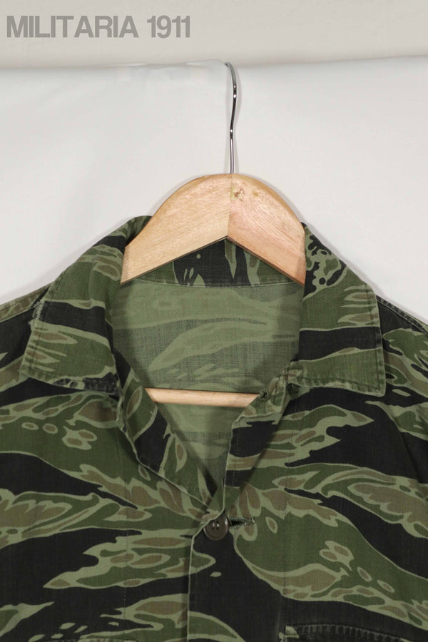 実物　レイトウォーパターン　タイガーストライプ シャツ　大きめサイズ　ボタン欠損あり