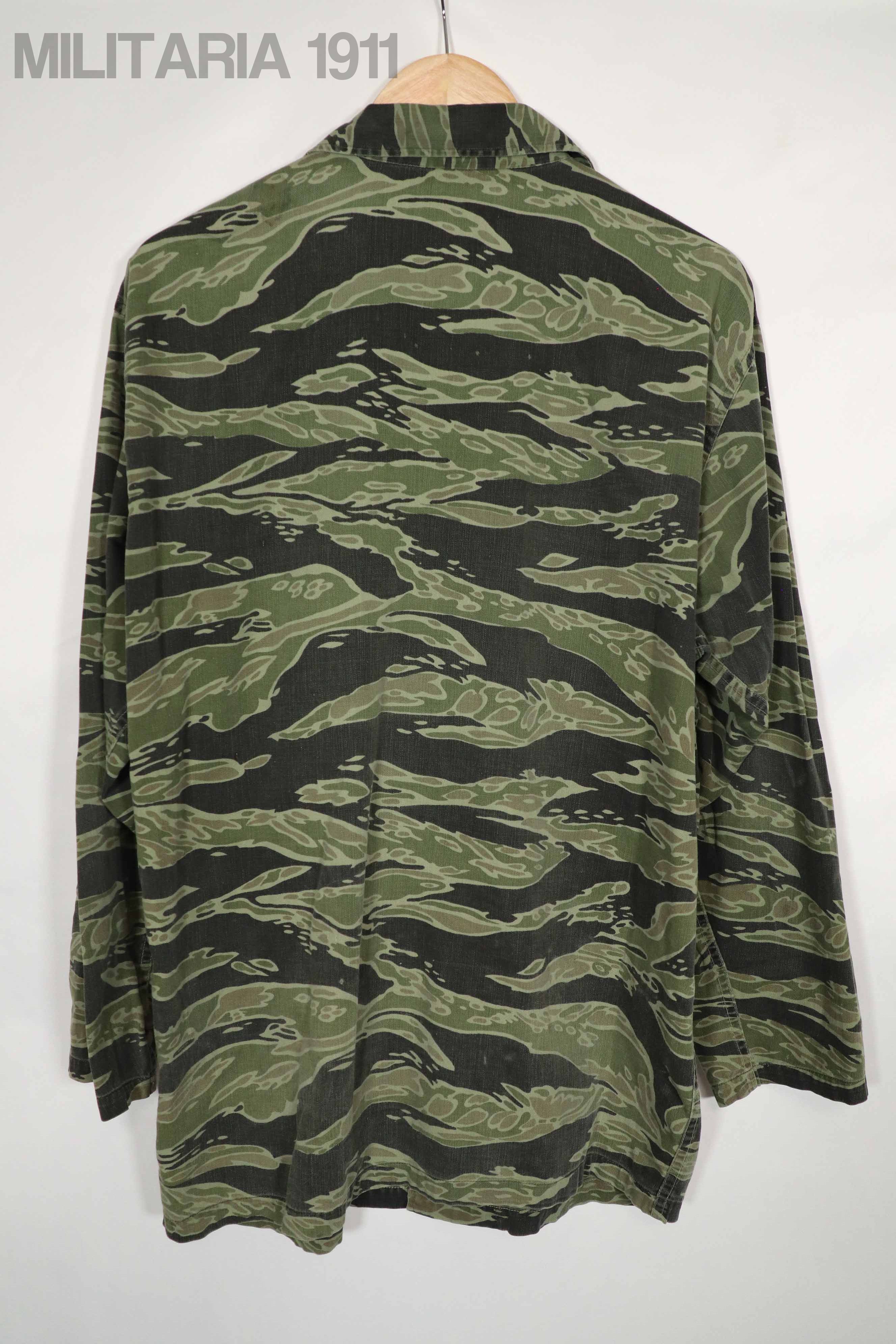 実物　レイトウォーパターン　タイガーストライプ シャツ　大きめサイズ　ボタン欠損あり