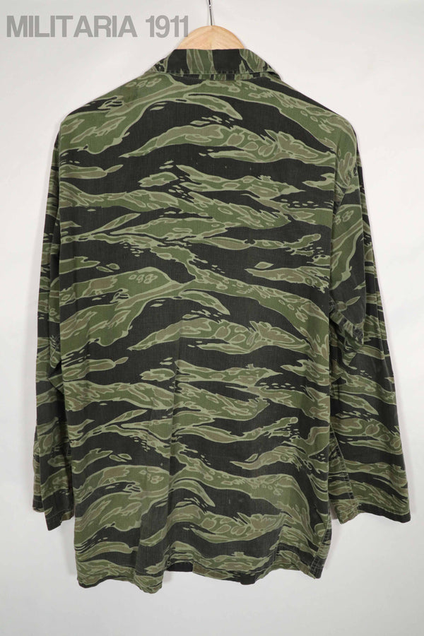 実物　レイトウォーパターン　タイガーストライプ シャツ　大きめサイズ　ボタン欠損あり