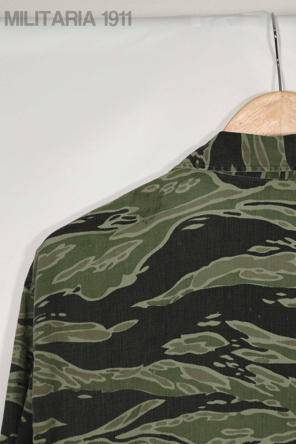 実物　レイトウォーパターン　タイガーストライプ シャツ　大きめサイズ　ボタン欠損あり