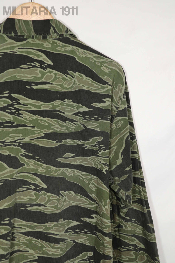 実物　レイトウォーパターン　タイガーストライプ シャツ　大きめサイズ　ボタン欠損あり