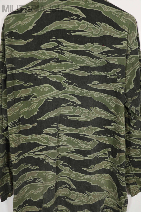 実物　レイトウォーパターン　タイガーストライプ シャツ　大きめサイズ　ボタン欠損あり