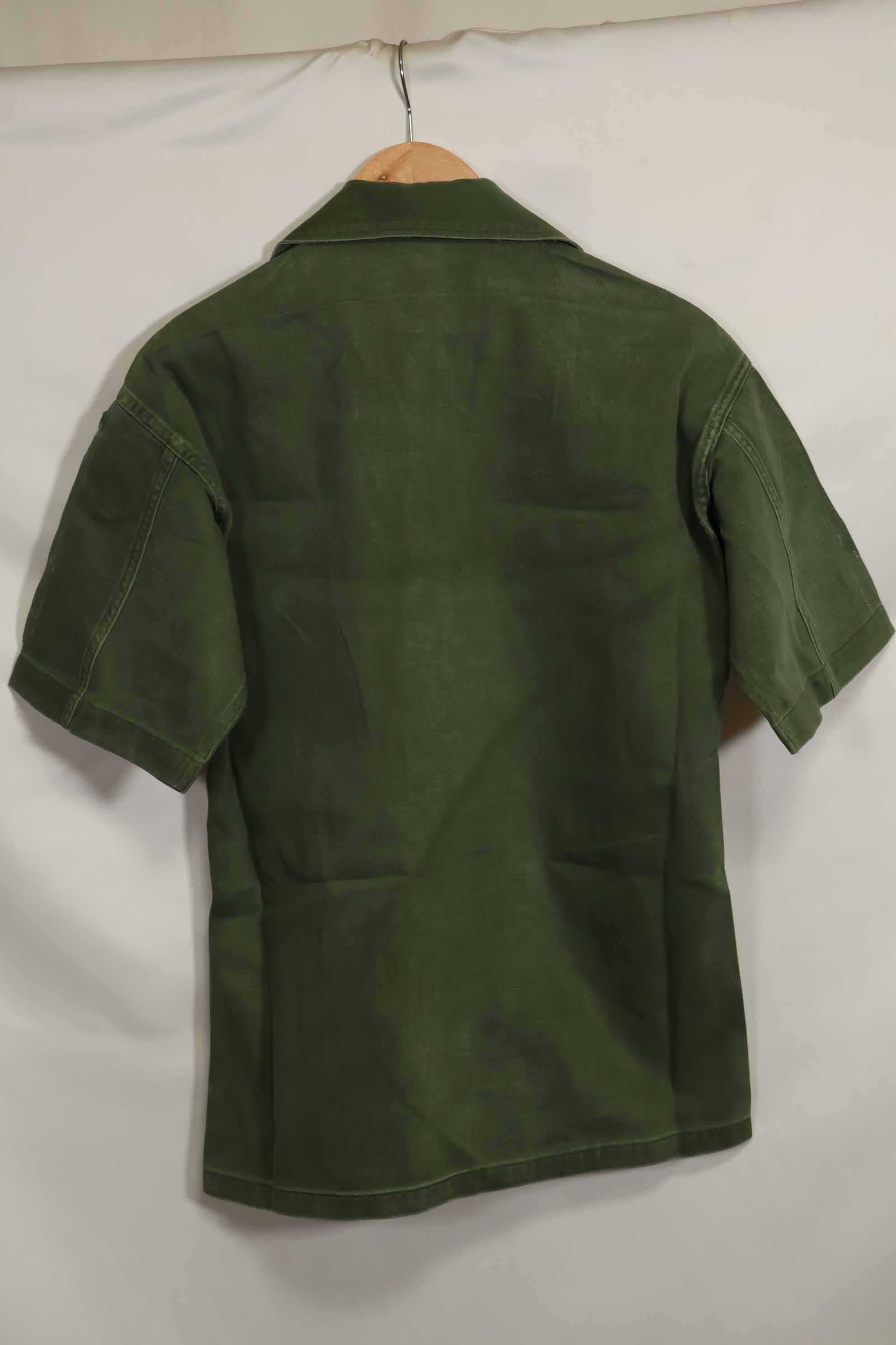 1960年代　元グリーンベレー兵士放出　OG-107　ユーティリティシャツ　初付け　パッチ付き　中古品　B
