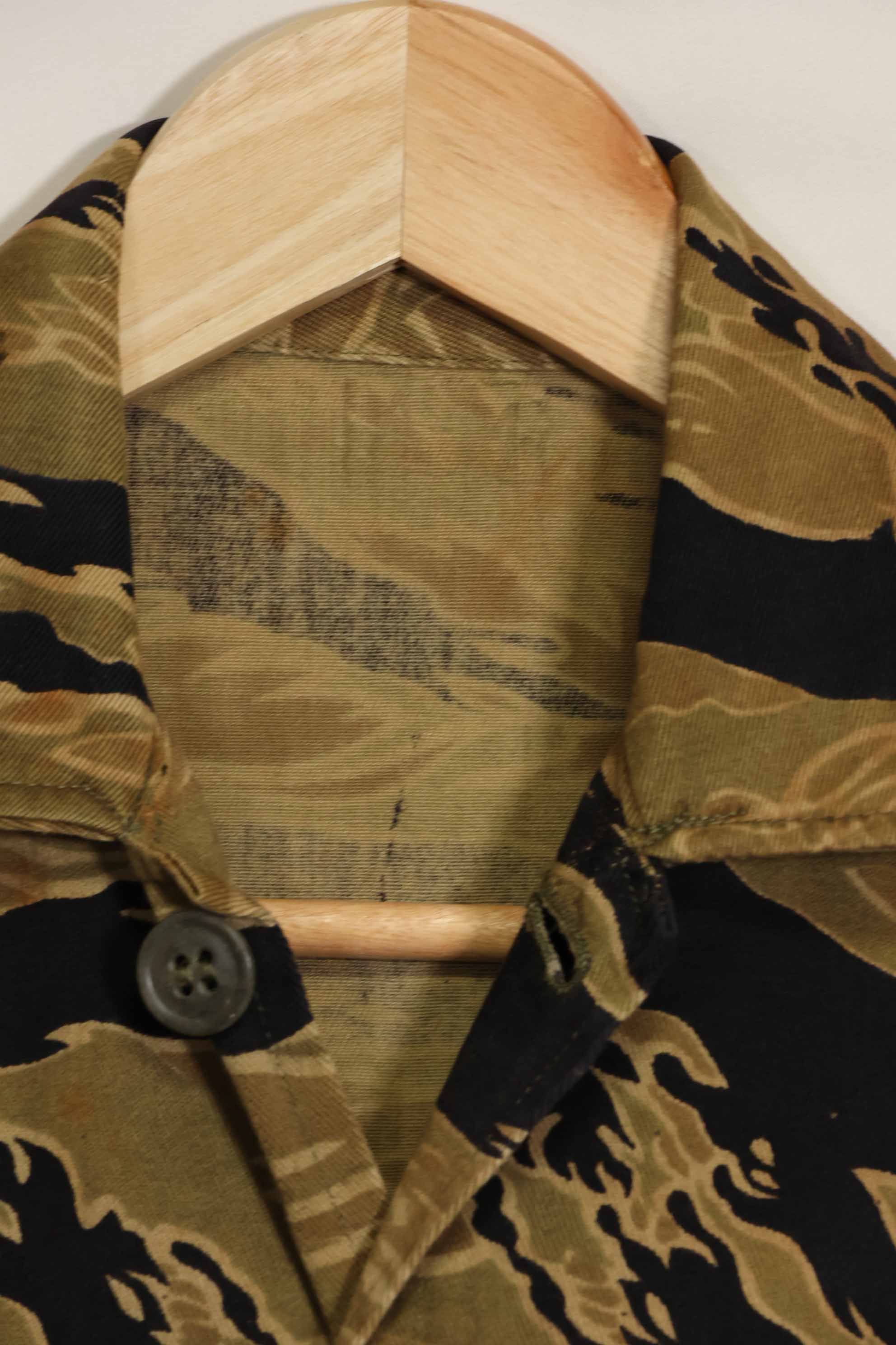 1960年代　ゴールドタイガー　タイガーストライプシャツ　Asianカット　A-M　状態良い　中古品