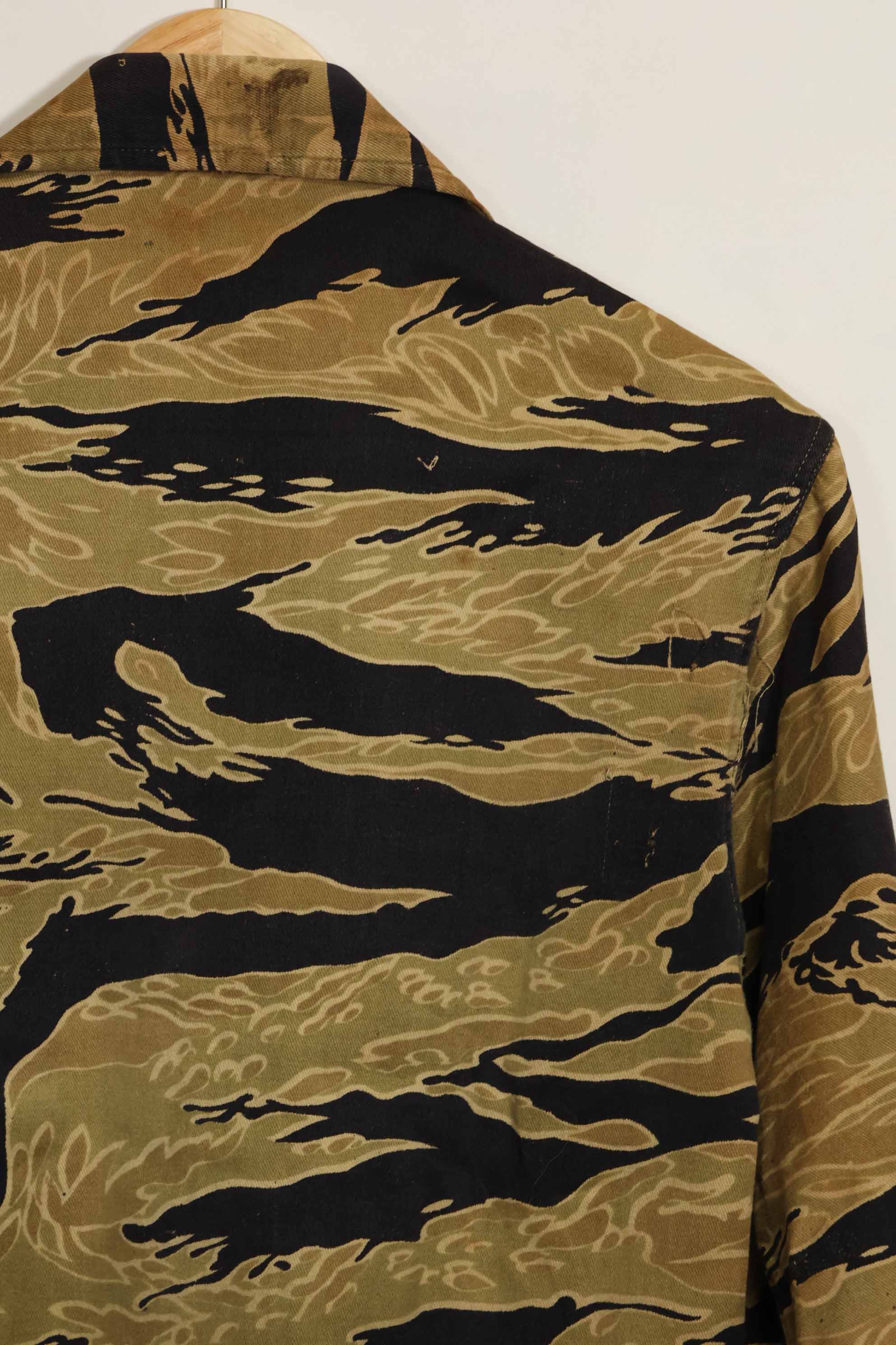 1960年代　ゴールドタイガー　タイガーストライプシャツ　Asianカット　A-M　状態良い　中古品