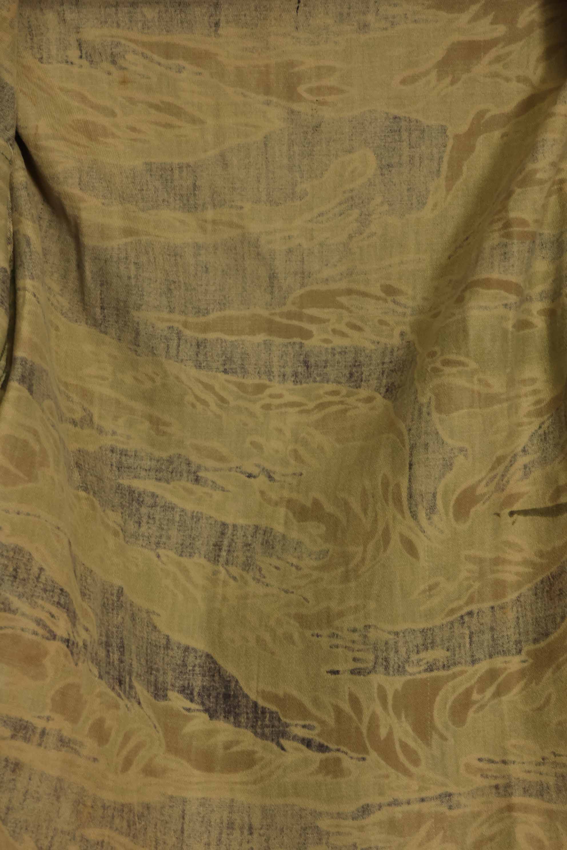 1960年代　ゴールドタイガー　タイガーストライプシャツ　Asianカット　A-M　状態良い　中古品