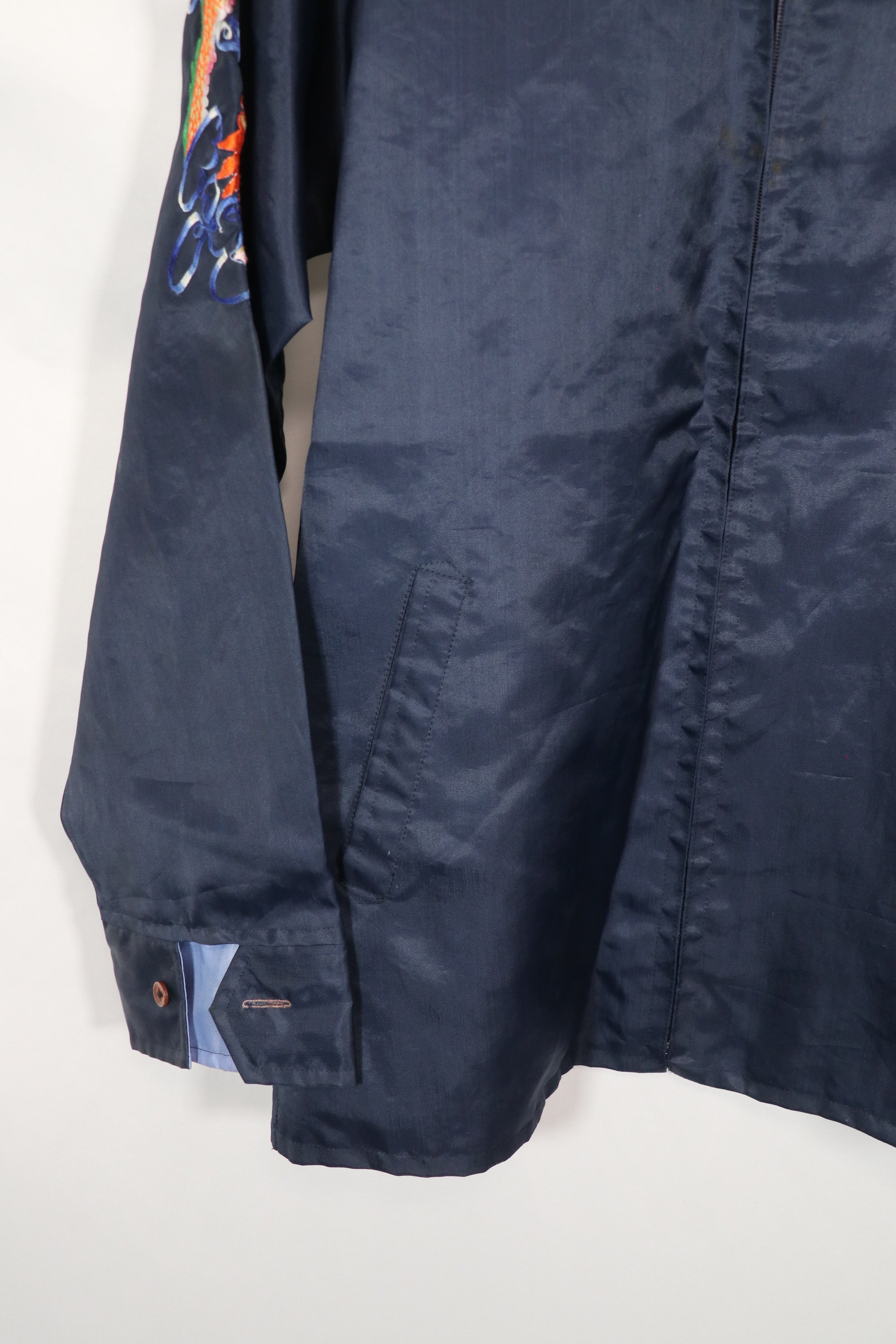 民間品　スーバニアジャケット　TAIPEI TAIWAN ナイロン製ジャケット　中古品