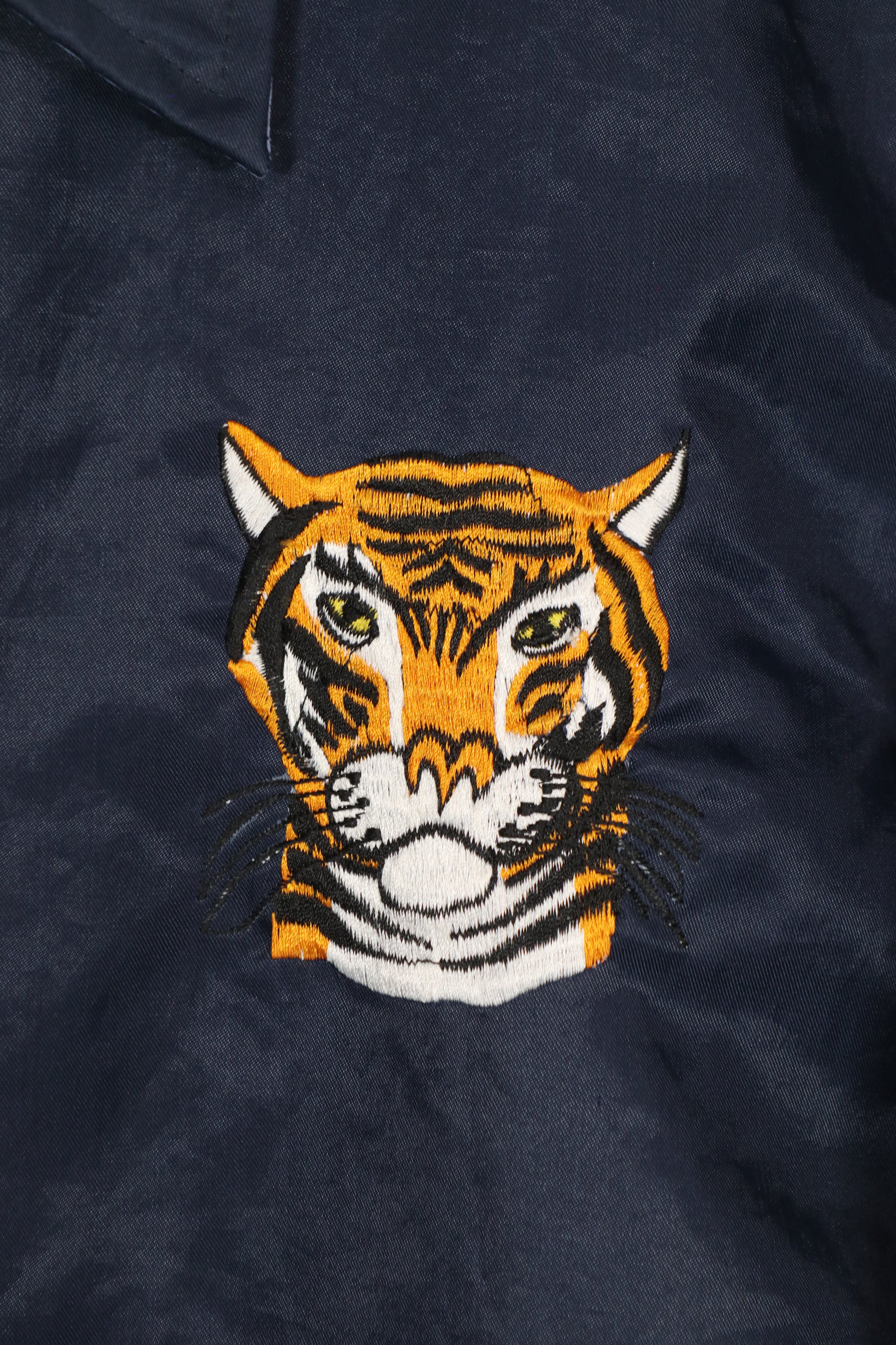 民間品　スーバニアジャケット　TAIPEI TAIWAN ナイロン製ジャケット　中古品