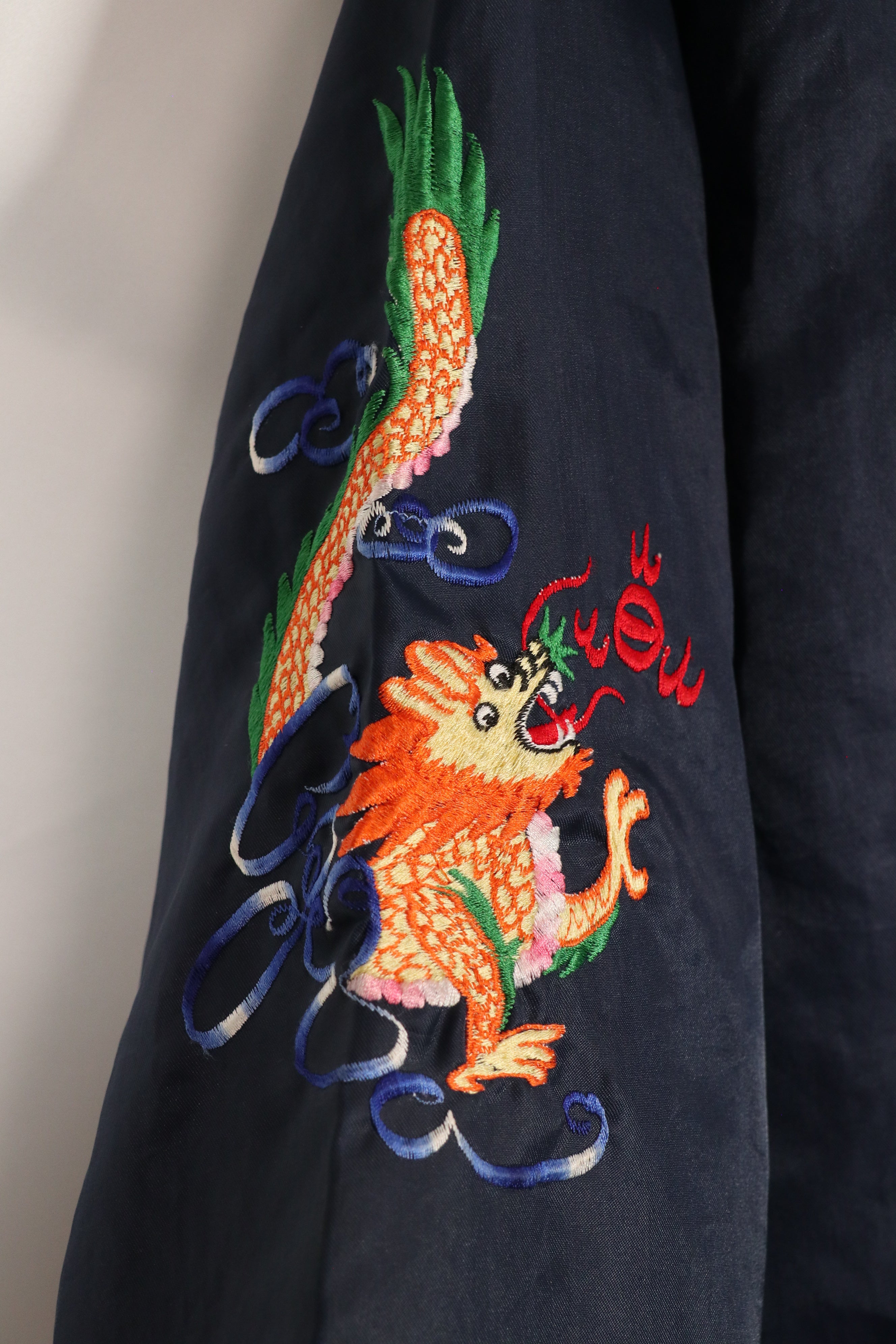 民間品　スーバニアジャケット　TAIPEI TAIWAN ナイロン製ジャケット　中古品