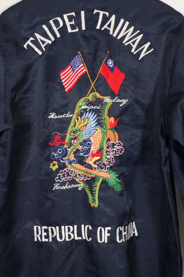 民間品　スーバニアジャケット　TAIPEI TAIWAN ナイロン製ジャケット　中古品