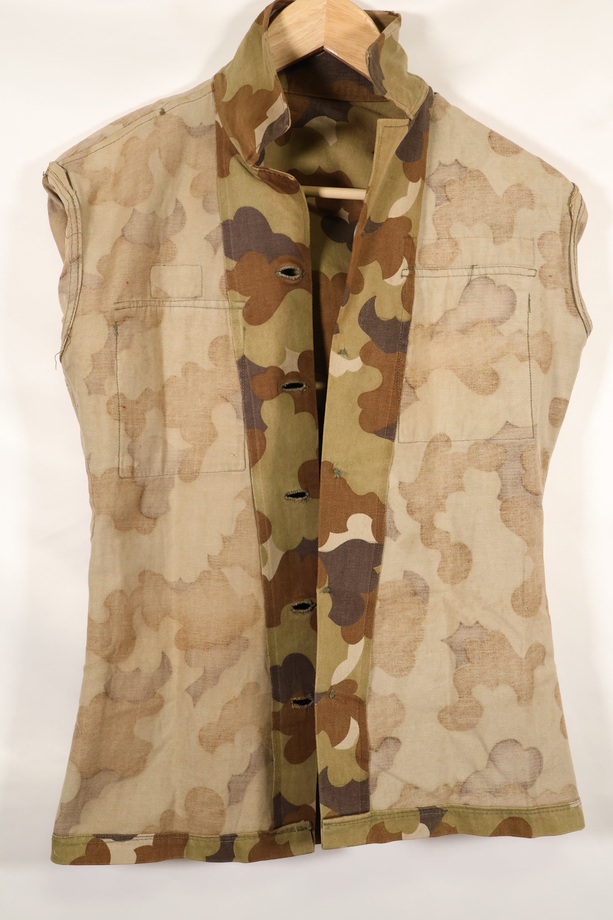 実物　南ベトナム　国家野戦憲兵　クラウド迷彩　上下セット　未使用品