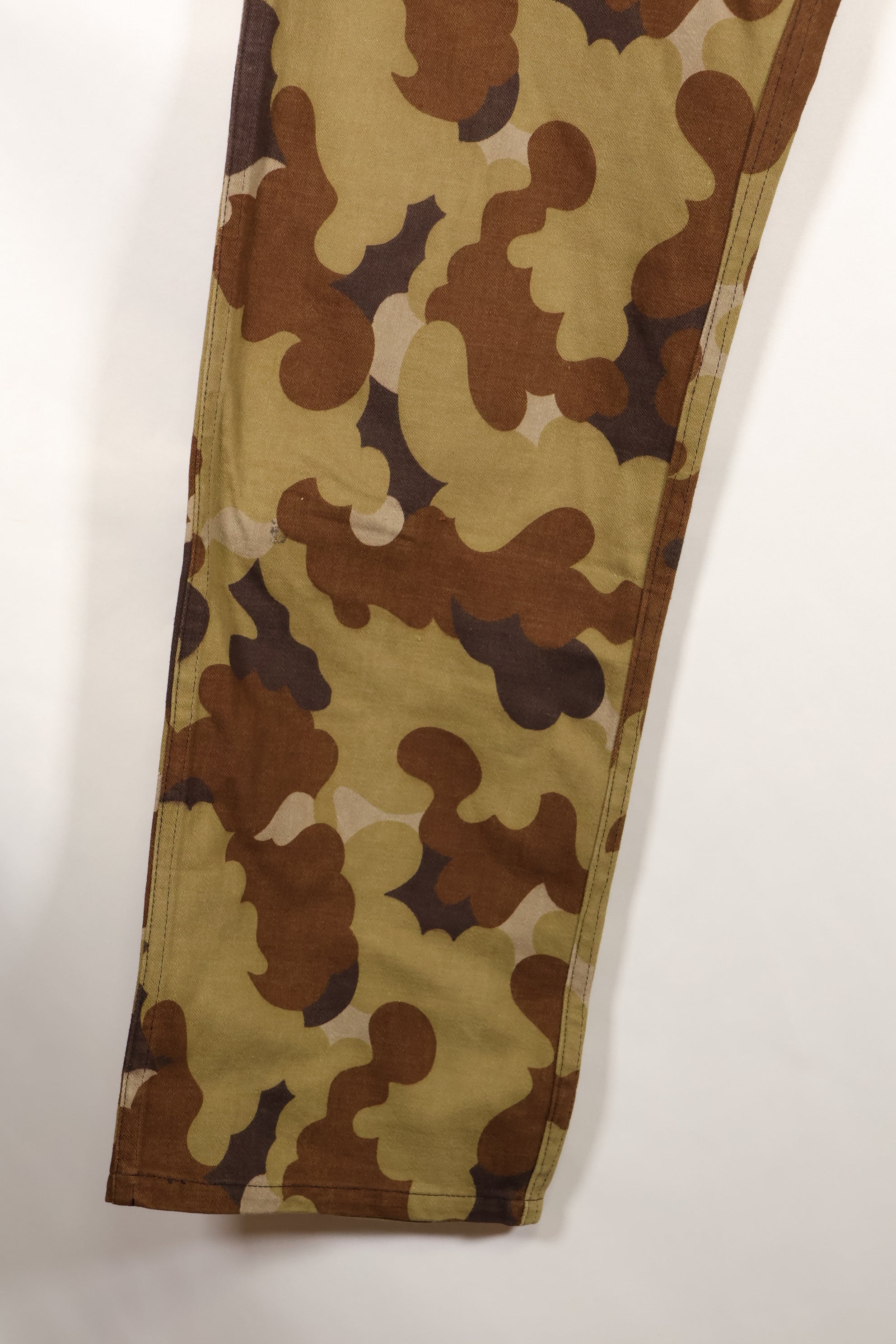 実物　南ベトナム　国家野戦憲兵　クラウド迷彩　上下セット　未使用品