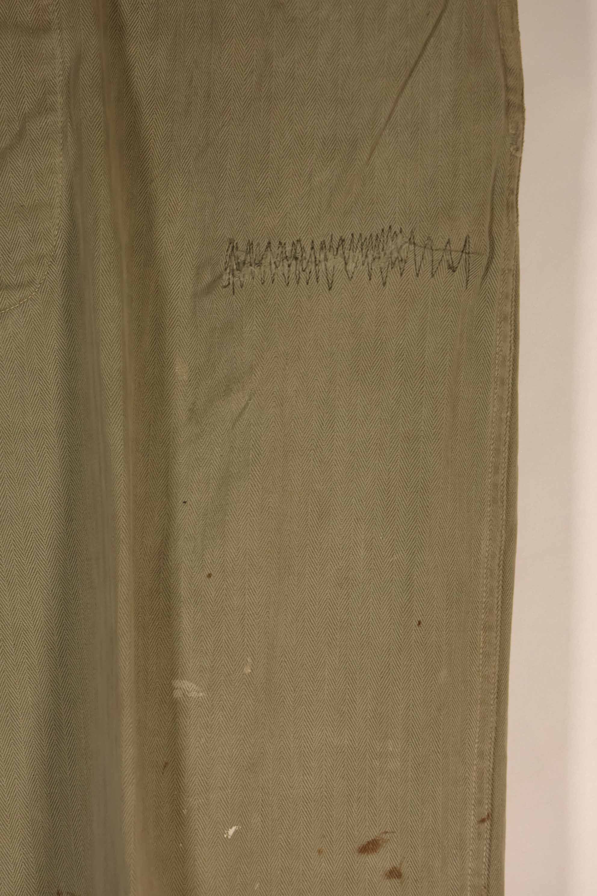 実物　1940年代　アメリカ海兵隊　USMC　M42 HBT ユーティリティパンツ　退色　汚れあり