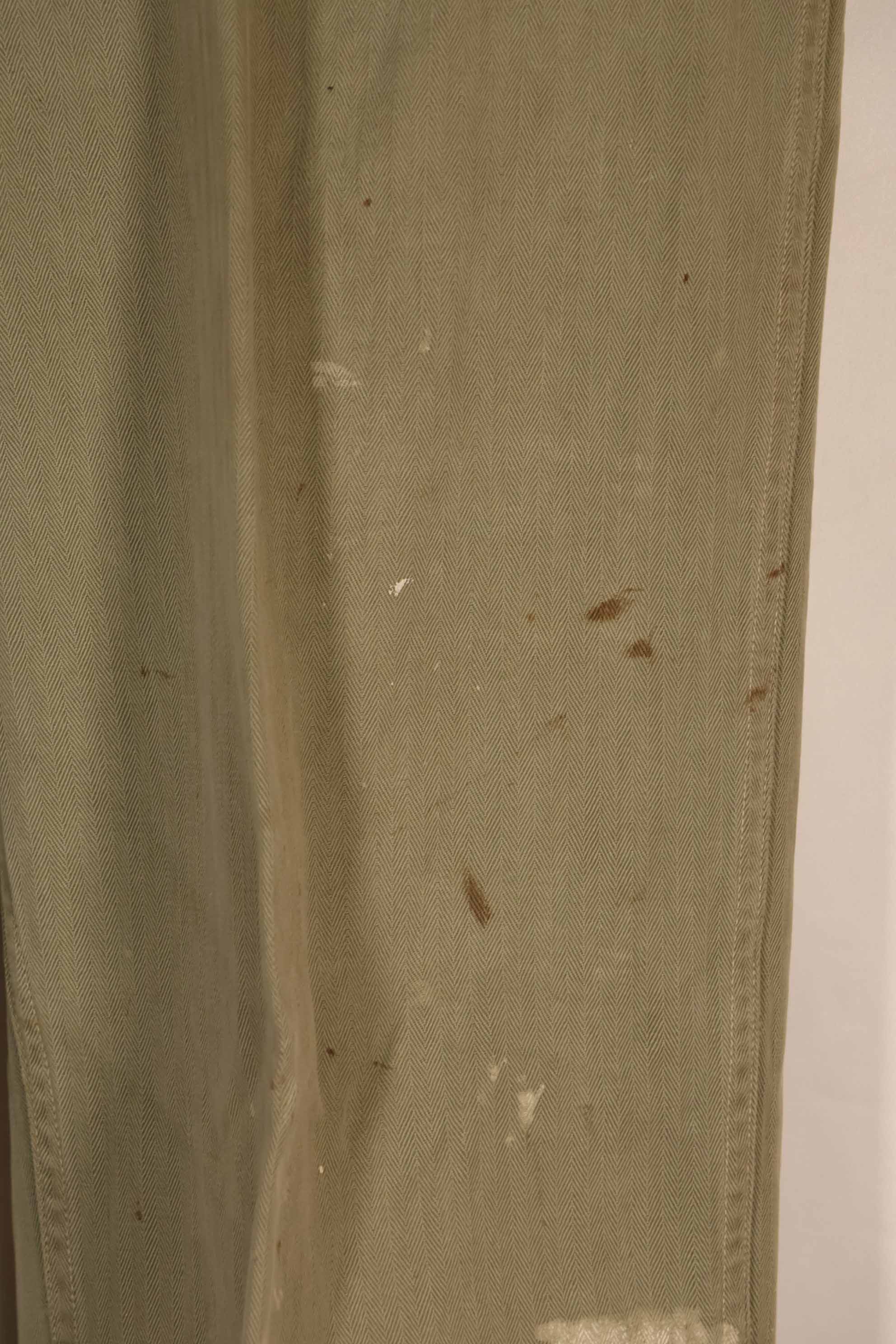 実物　1940年代　アメリカ海兵隊　USMC　M42 HBT ユーティリティパンツ　退色　汚れあり