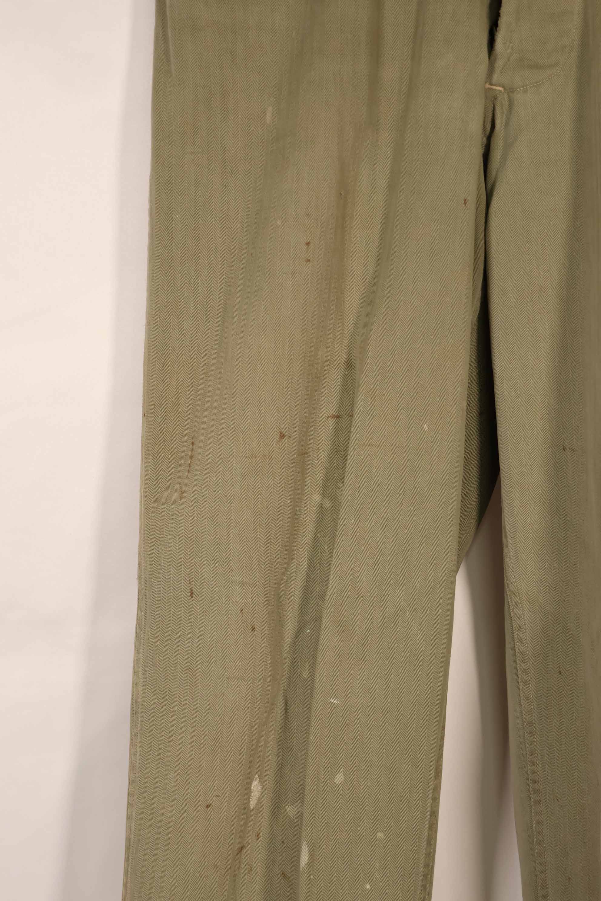 実物　1940年代　アメリカ海兵隊　USMC　M42 HBT ユーティリティパンツ　退色　汚れあり