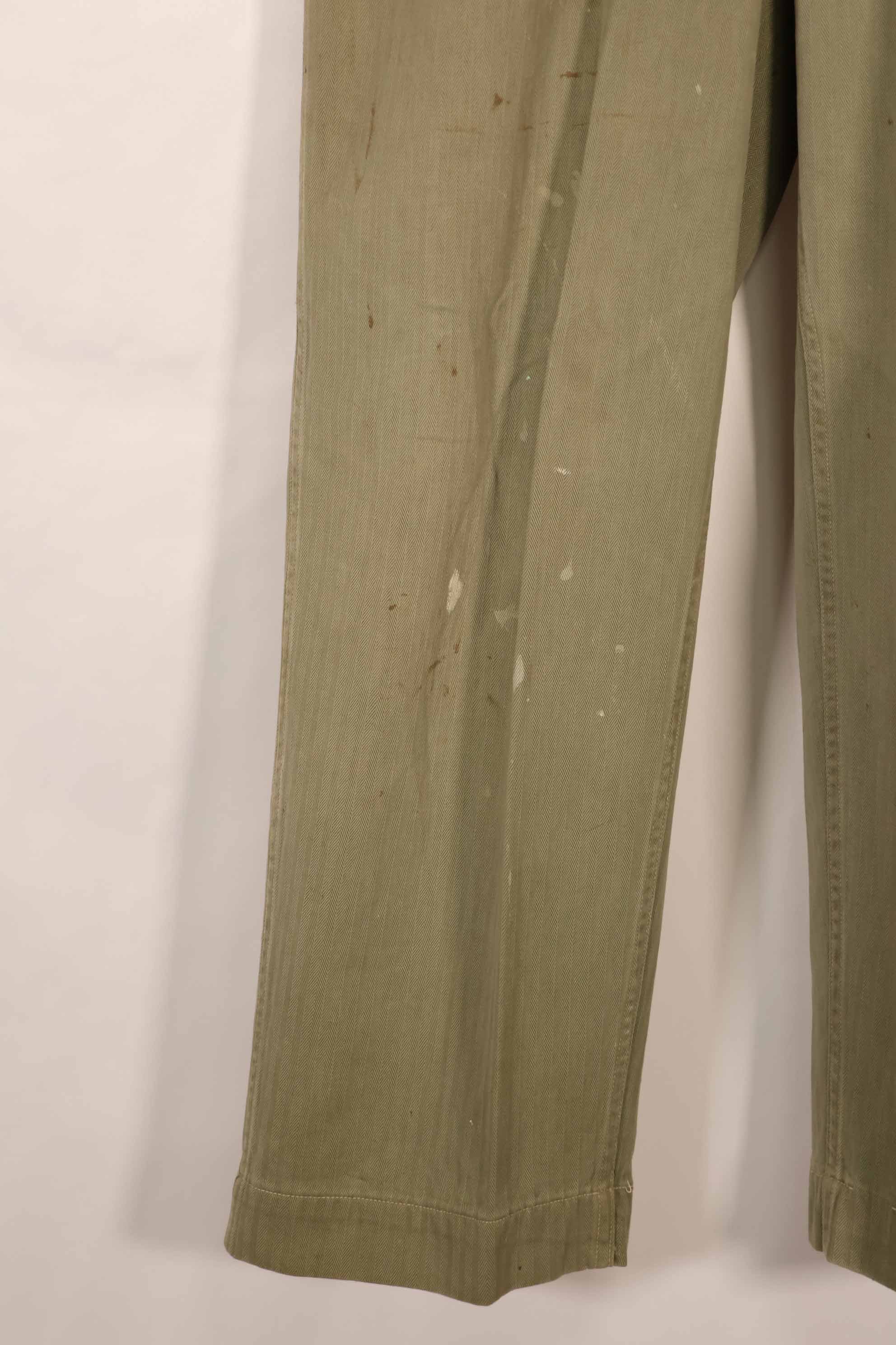 実物　1940年代　アメリカ海兵隊　USMC　M42 HBT ユーティリティパンツ　退色　汚れあり