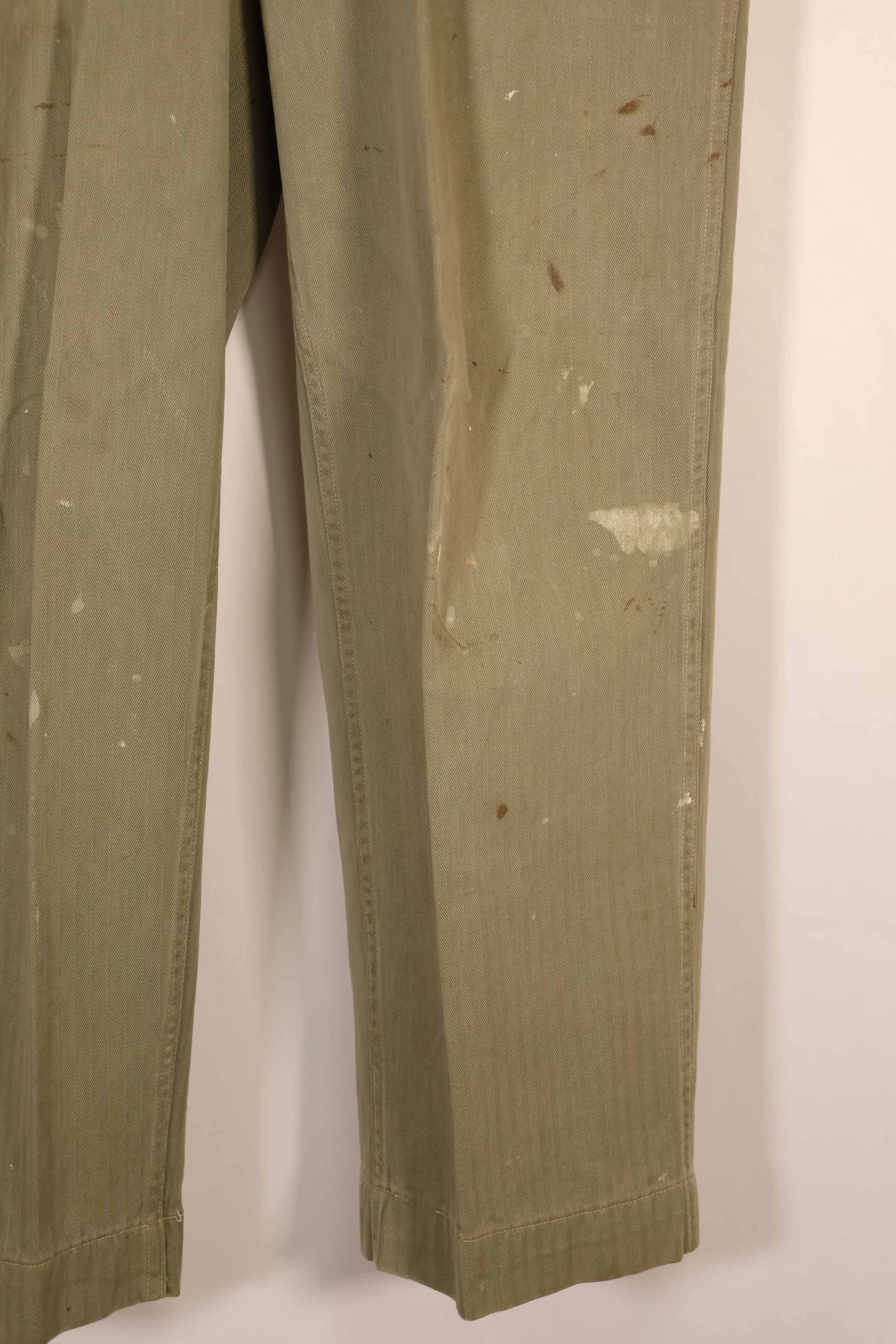 実物　1940年代　アメリカ海兵隊　USMC　M42 HBT ユーティリティパンツ　退色　汚れあり