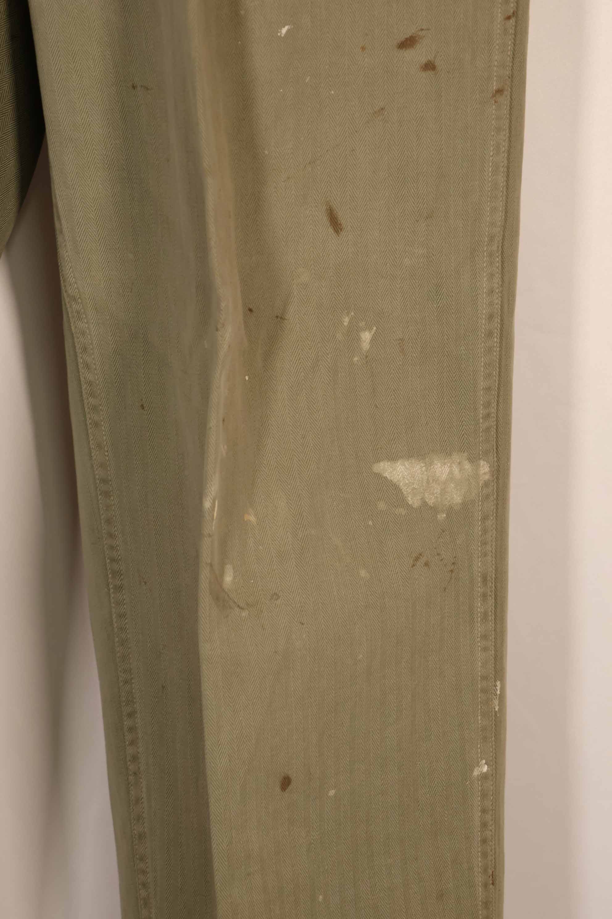 実物　1940年代　アメリカ海兵隊　USMC　M42 HBT ユーティリティパンツ　退色　汚れあり