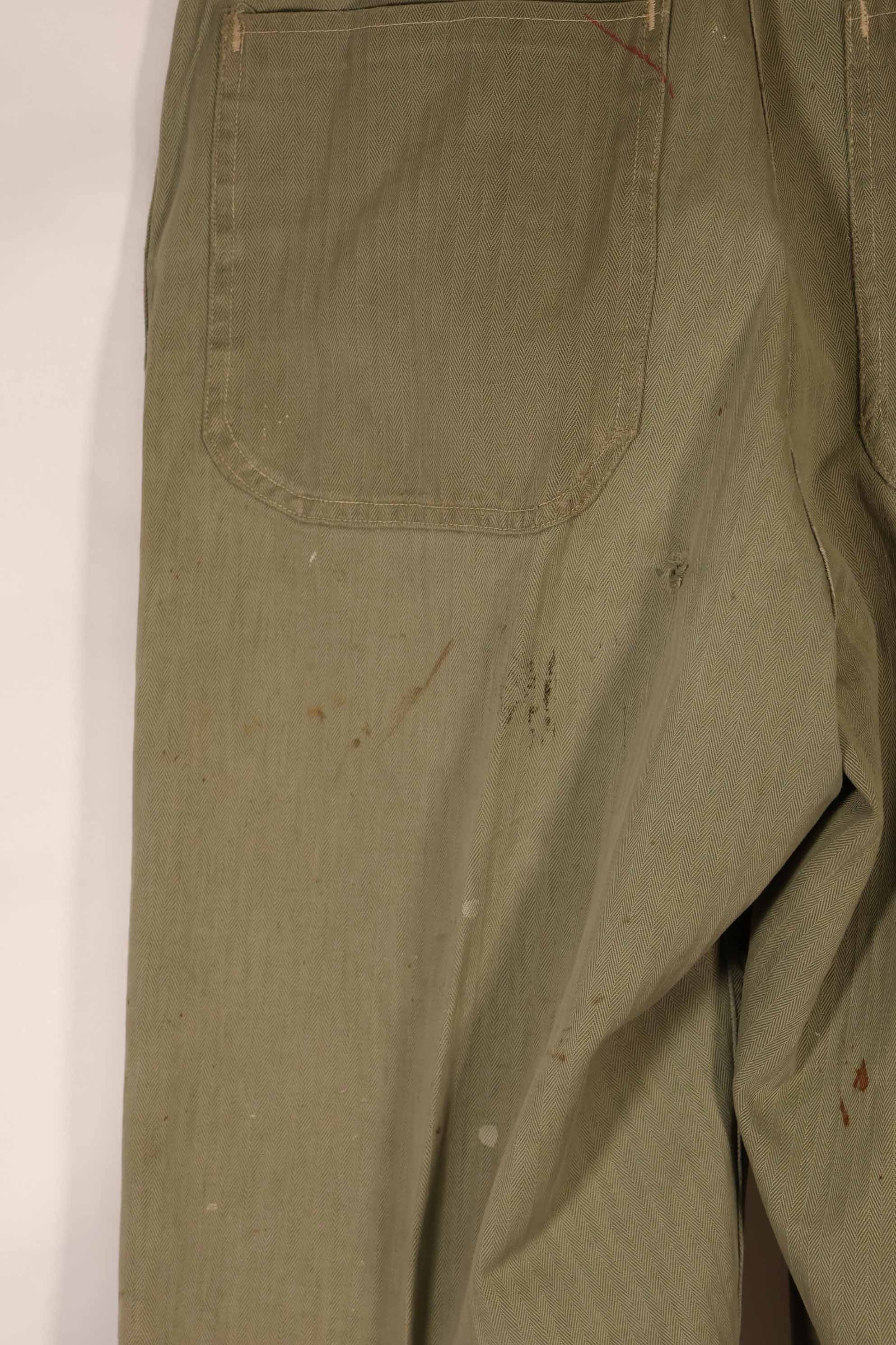 実物　1940年代　アメリカ海兵隊　USMC　M42 HBT ユーティリティパンツ　退色　汚れあり