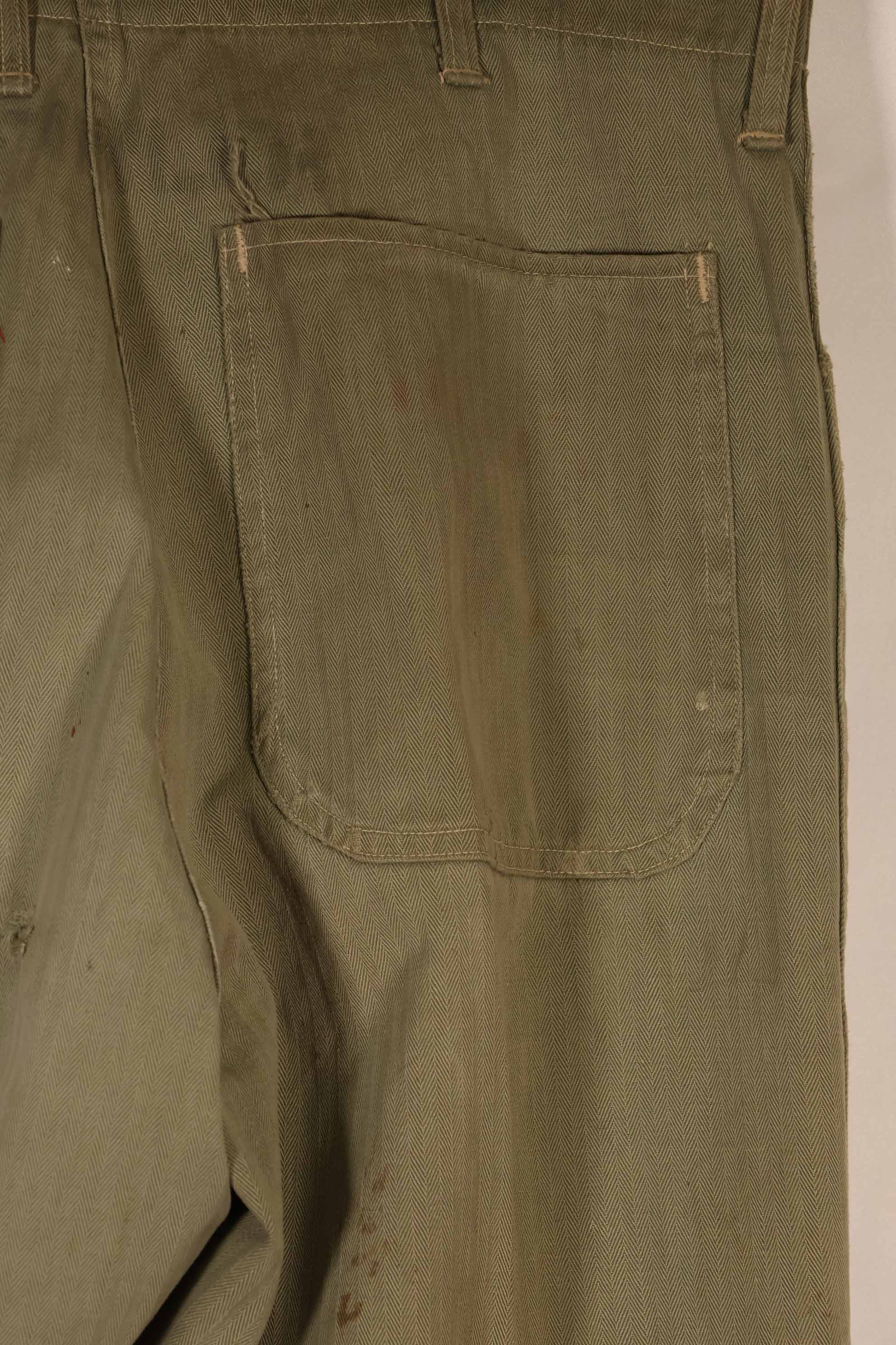 実物　1940年代　アメリカ海兵隊　USMC　M42 HBT ユーティリティパンツ　退色　汚れあり
