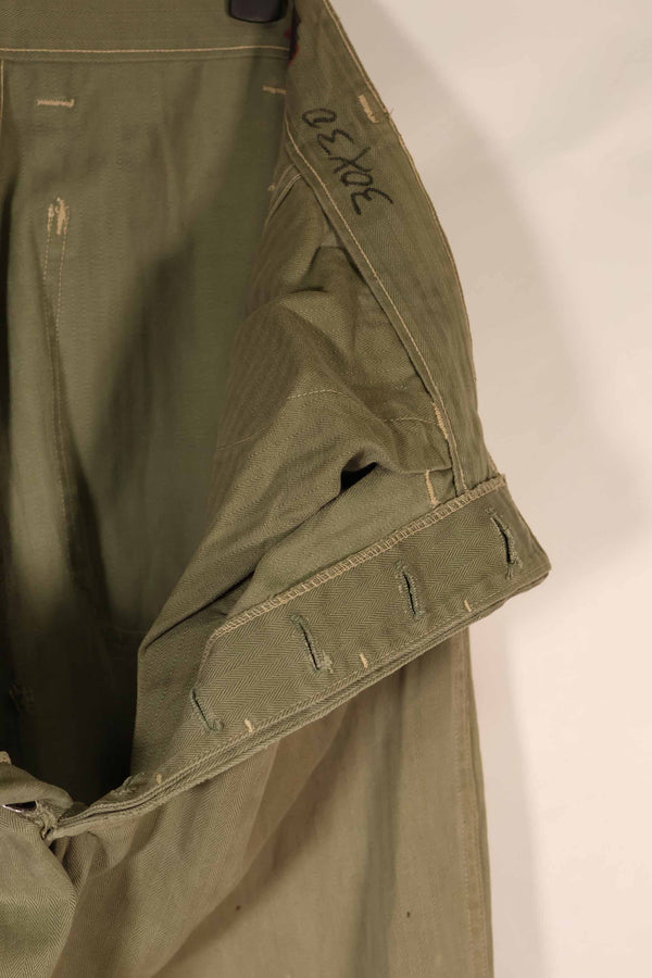 実物　1940年代　アメリカ海兵隊　USMC　M42 HBT ユーティリティパンツ　退色　汚れあり