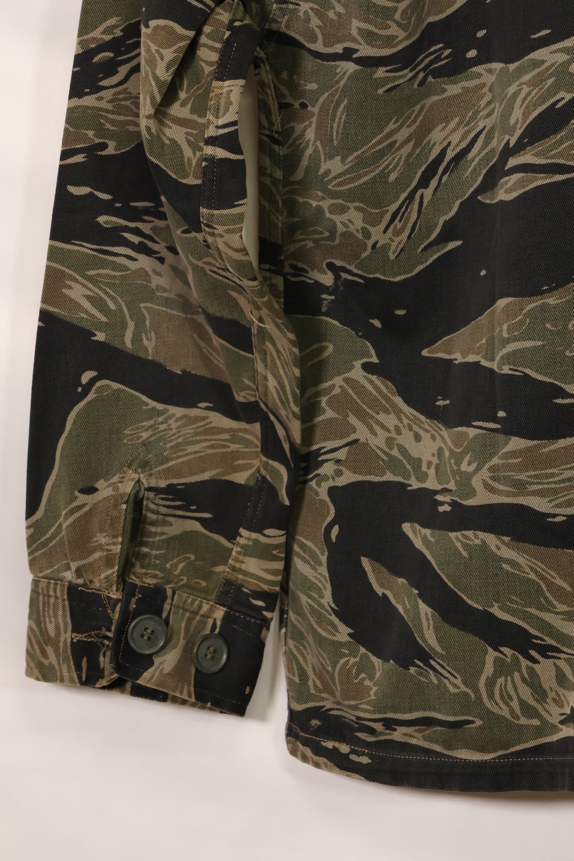 1960年代　シルバータイガー　A-S　タイガーストライプ　シャツ　パッチ付　通訳　中古品