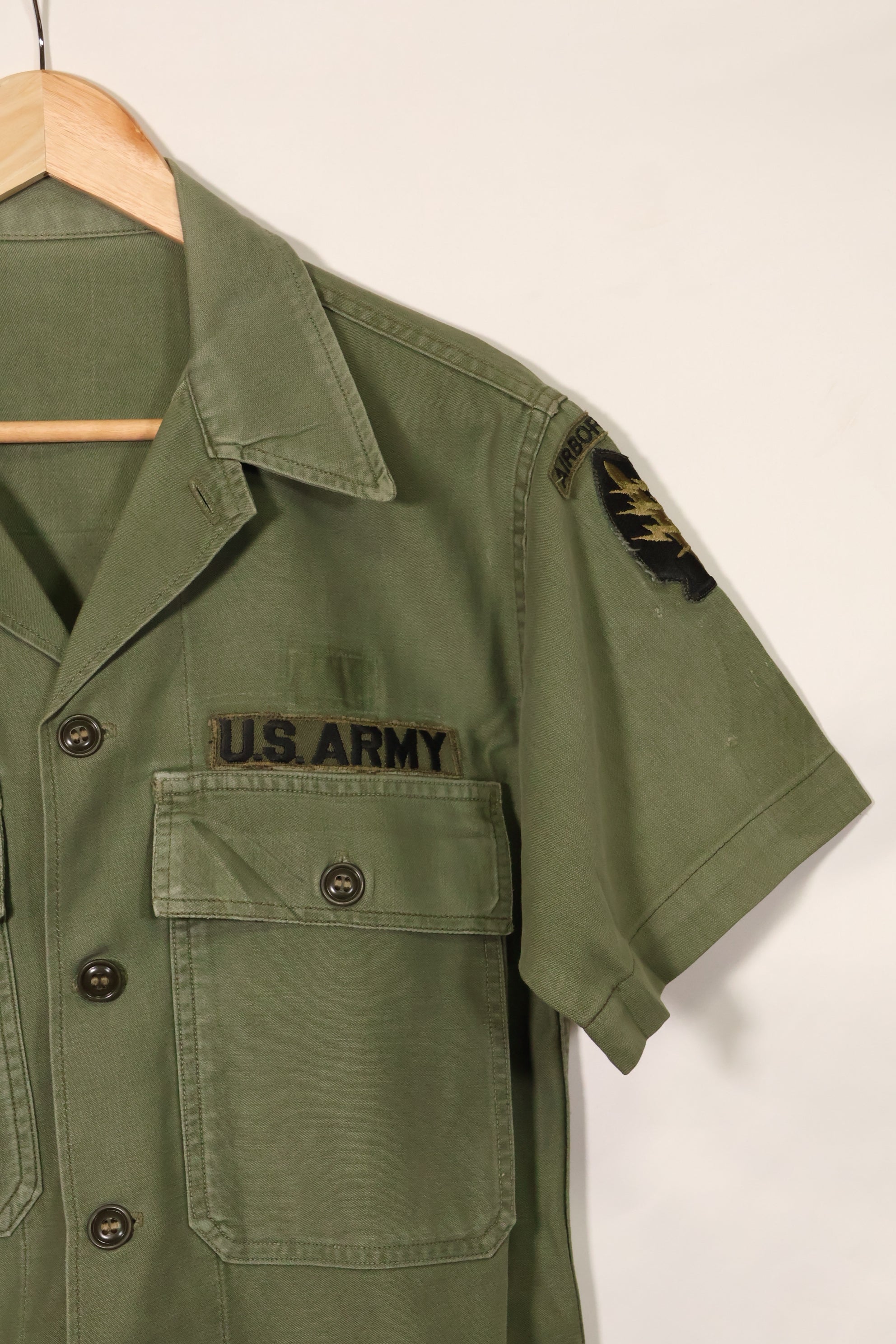 1960年代　元グリーンベレー兵士放出　OG-107　ユーティリティシャツ　初付け　パッチ付き　中古品　C