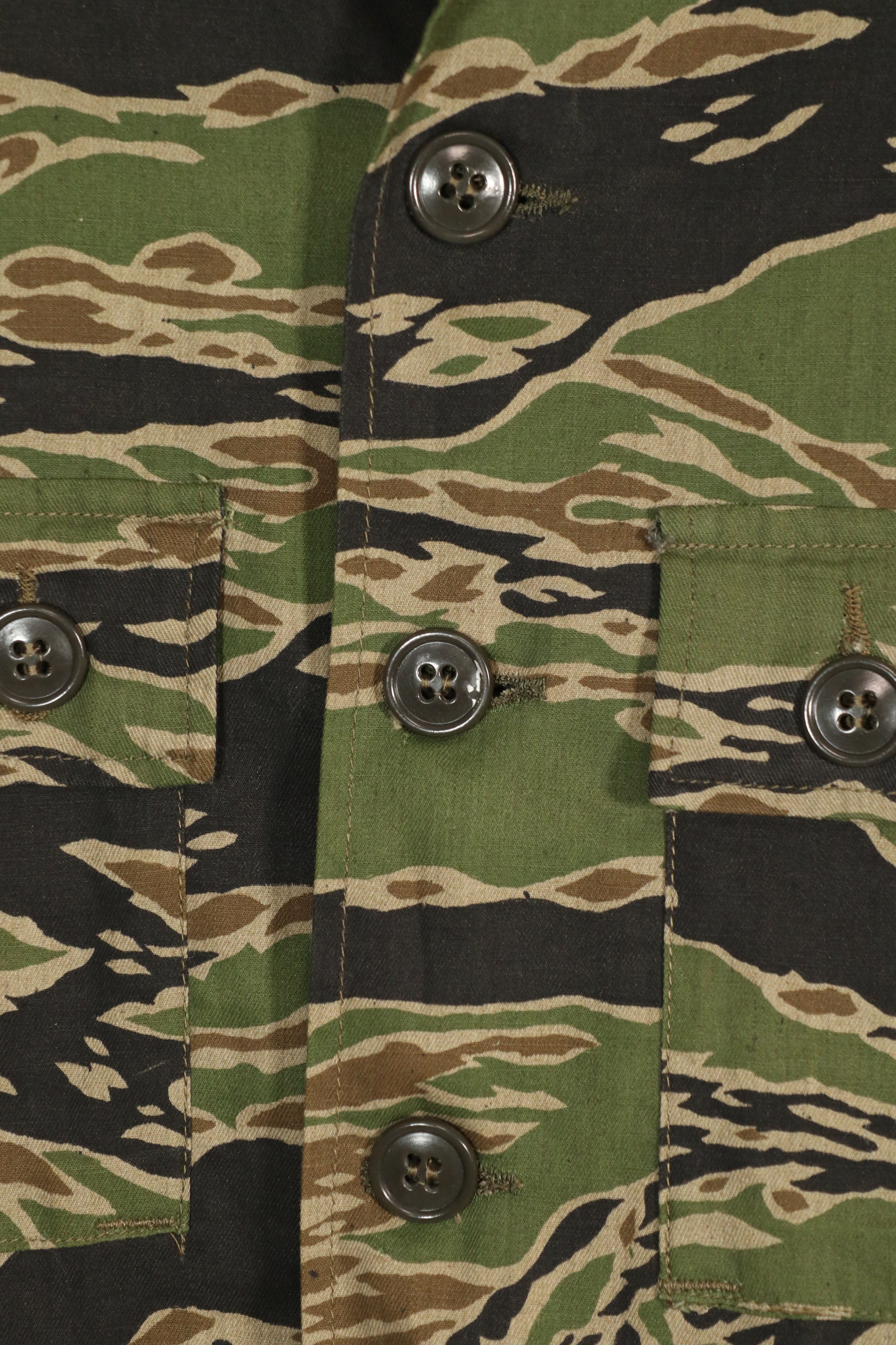 実物　レイトウォーパターン　タイガーストライプ　シャツ　ほぼ未使用品　A-Lサイズ