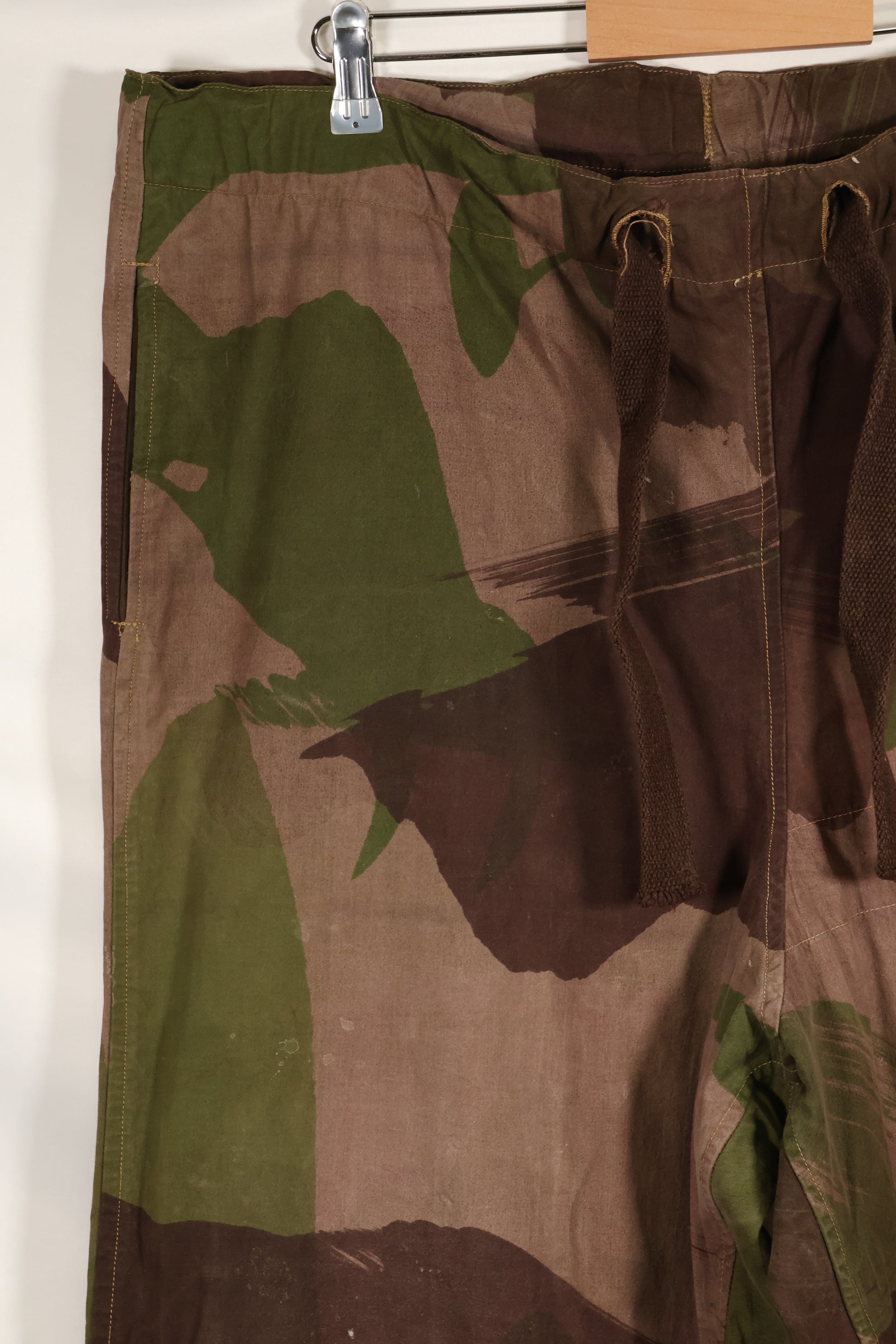 実物　イギリス軍　SAS トラウザーズ　WINDPROOF 迷彩パンツ　サイズ No.5　 中古品