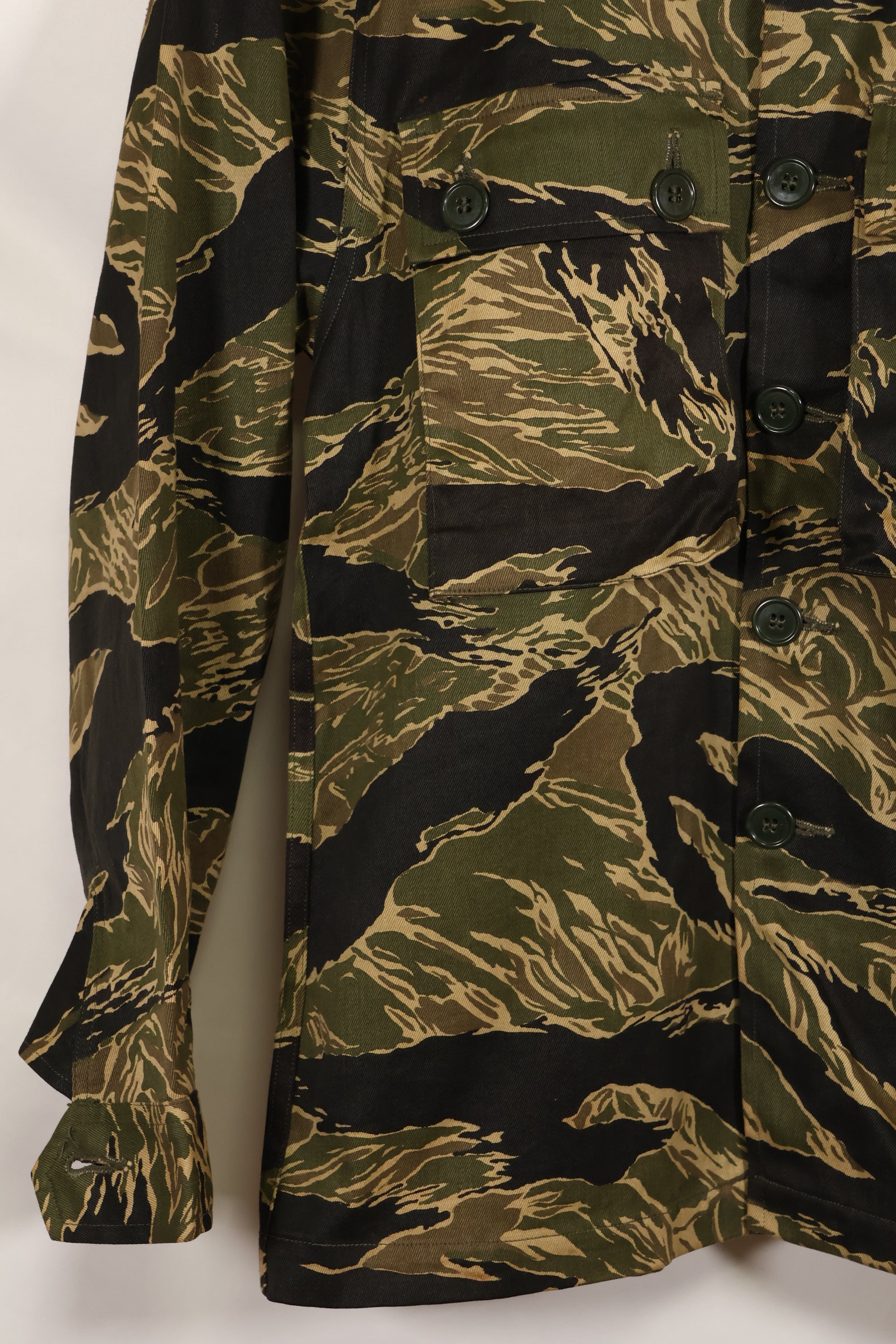 実物　デッドストック　沖縄タイガー　タイガーストライプ　USカットシャツ　US-S　日本本土縫製　汚れあり