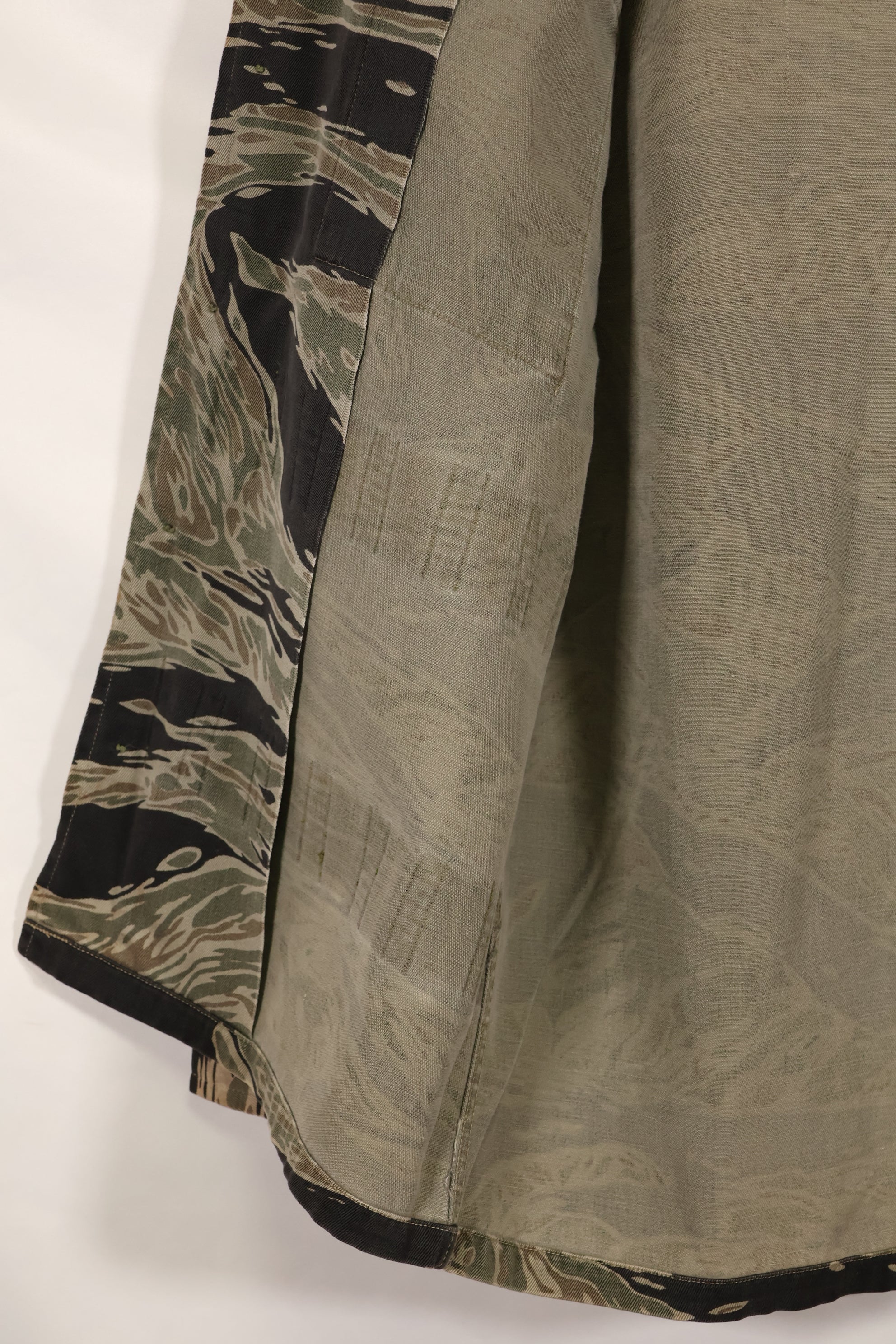 実物　シルバータイガーストライプ　Asian Cut A-Lサイズ　シャツ　Used　状態良い