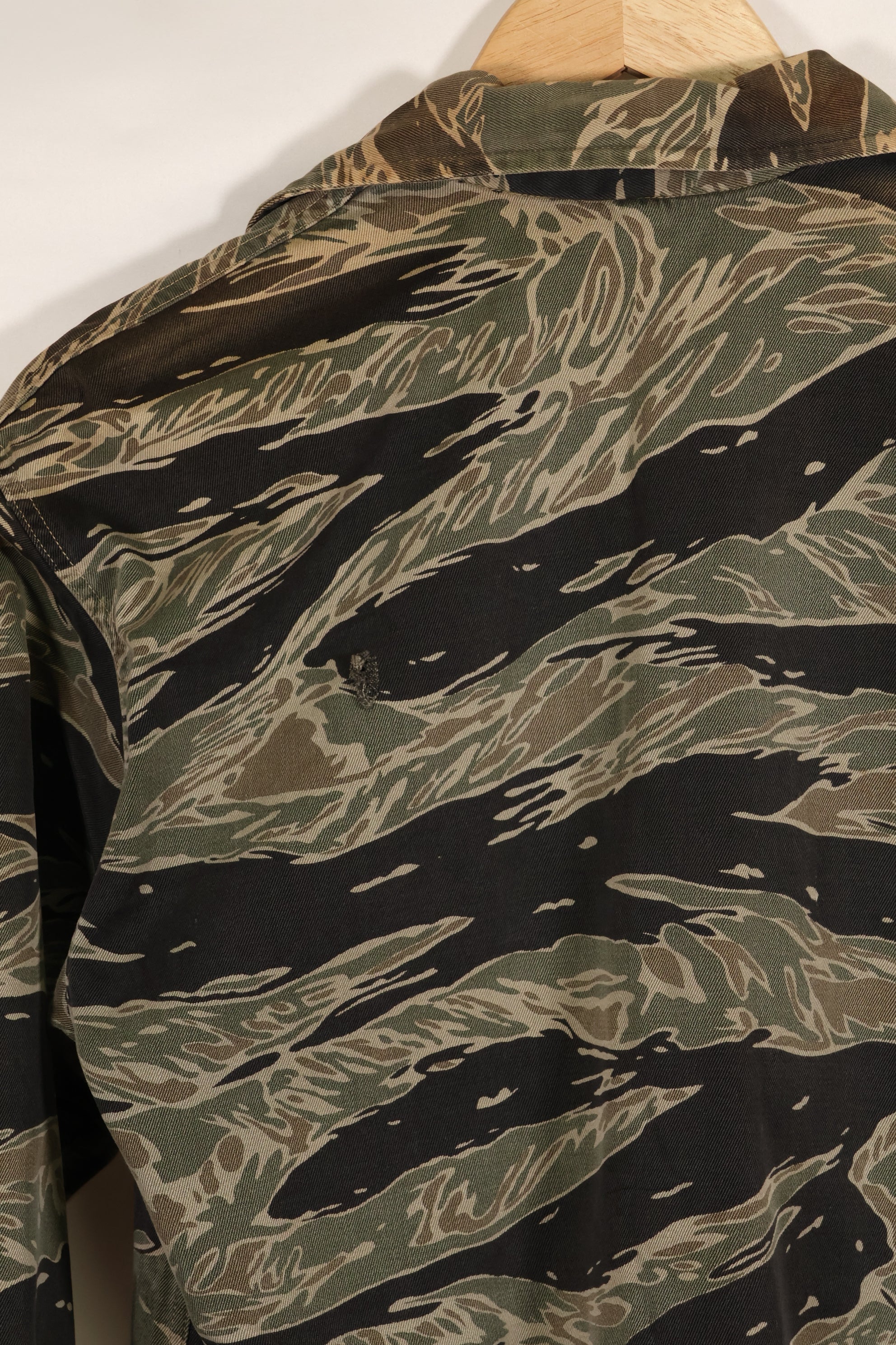 実物　シルバータイガーストライプ　Asian Cut A-Lサイズ　シャツ　Used　状態良い