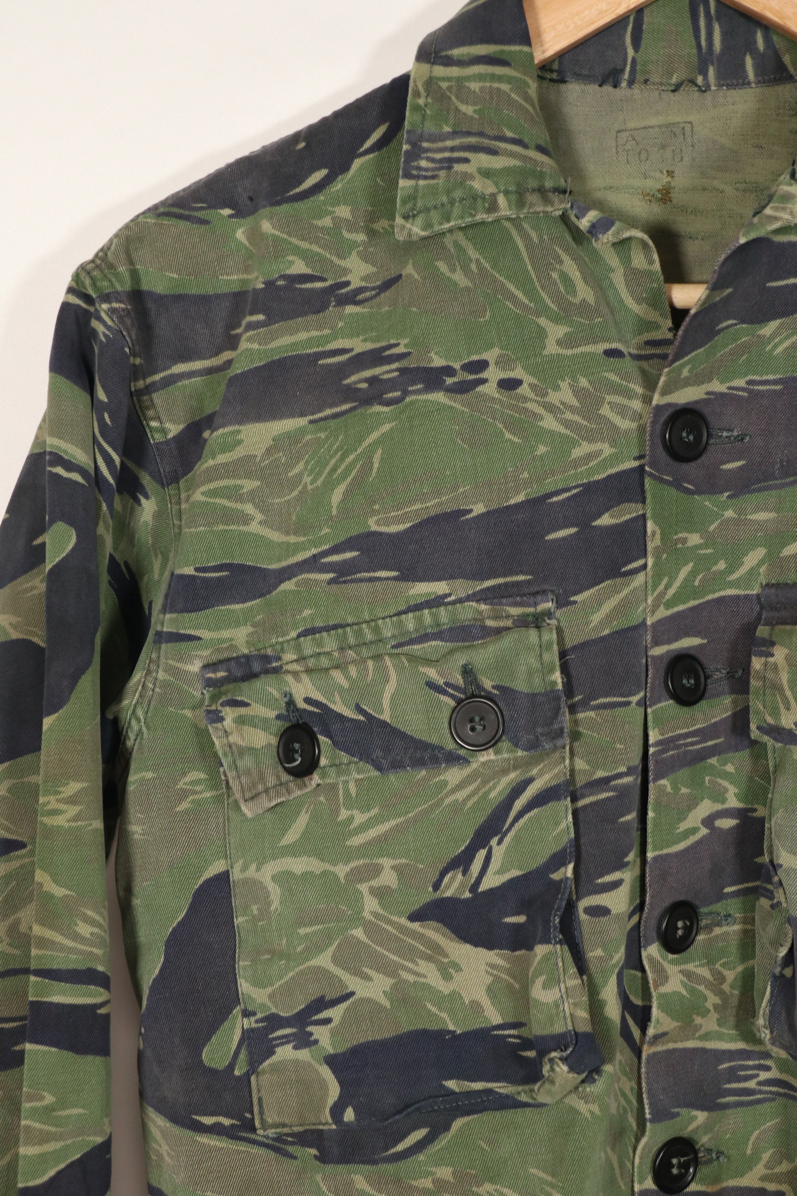 実物　TO78 沖縄タイガー　タイガーストライプ　シャツ　中古品