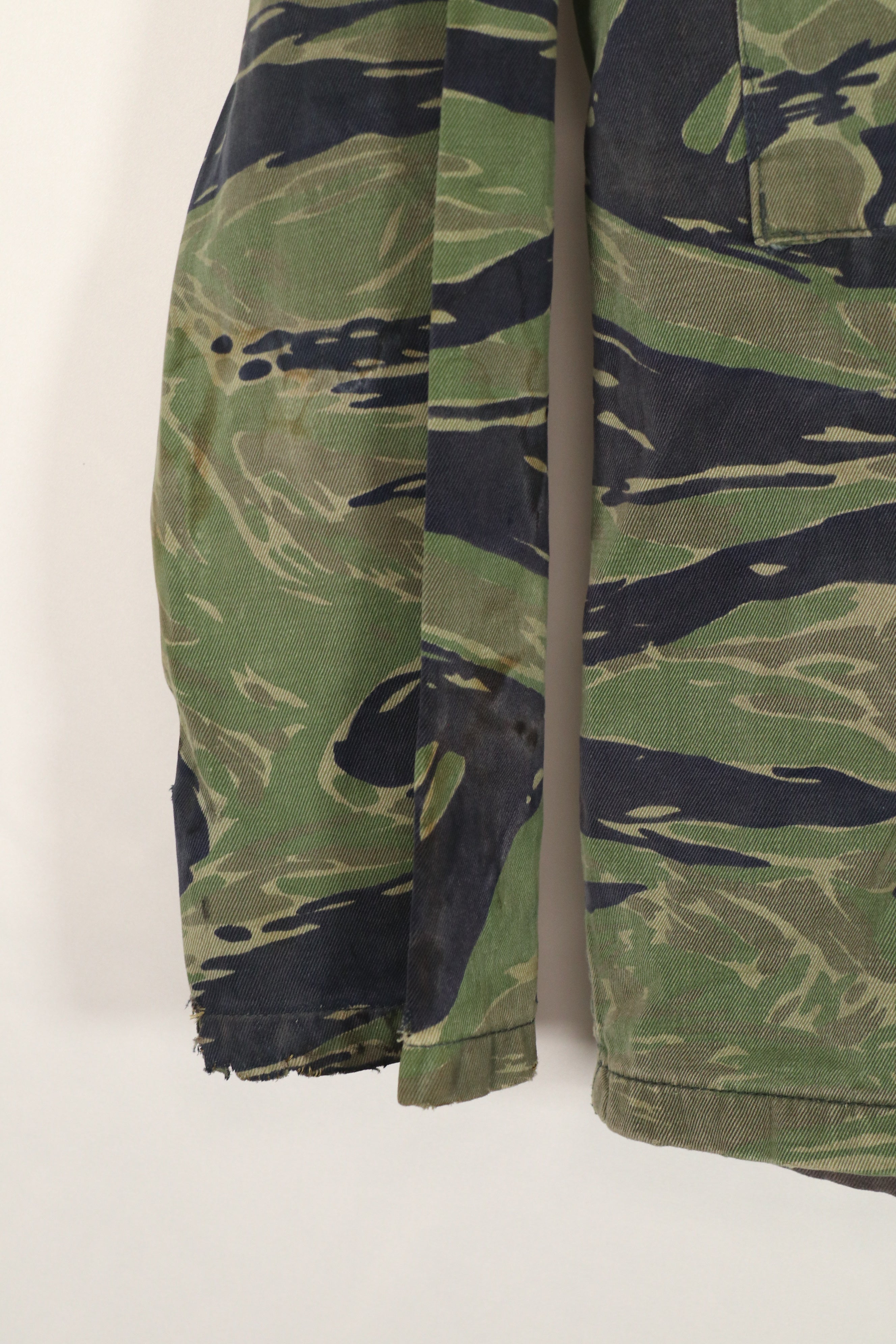 実物　TO78 沖縄タイガー　タイガーストライプ　シャツ　中古品