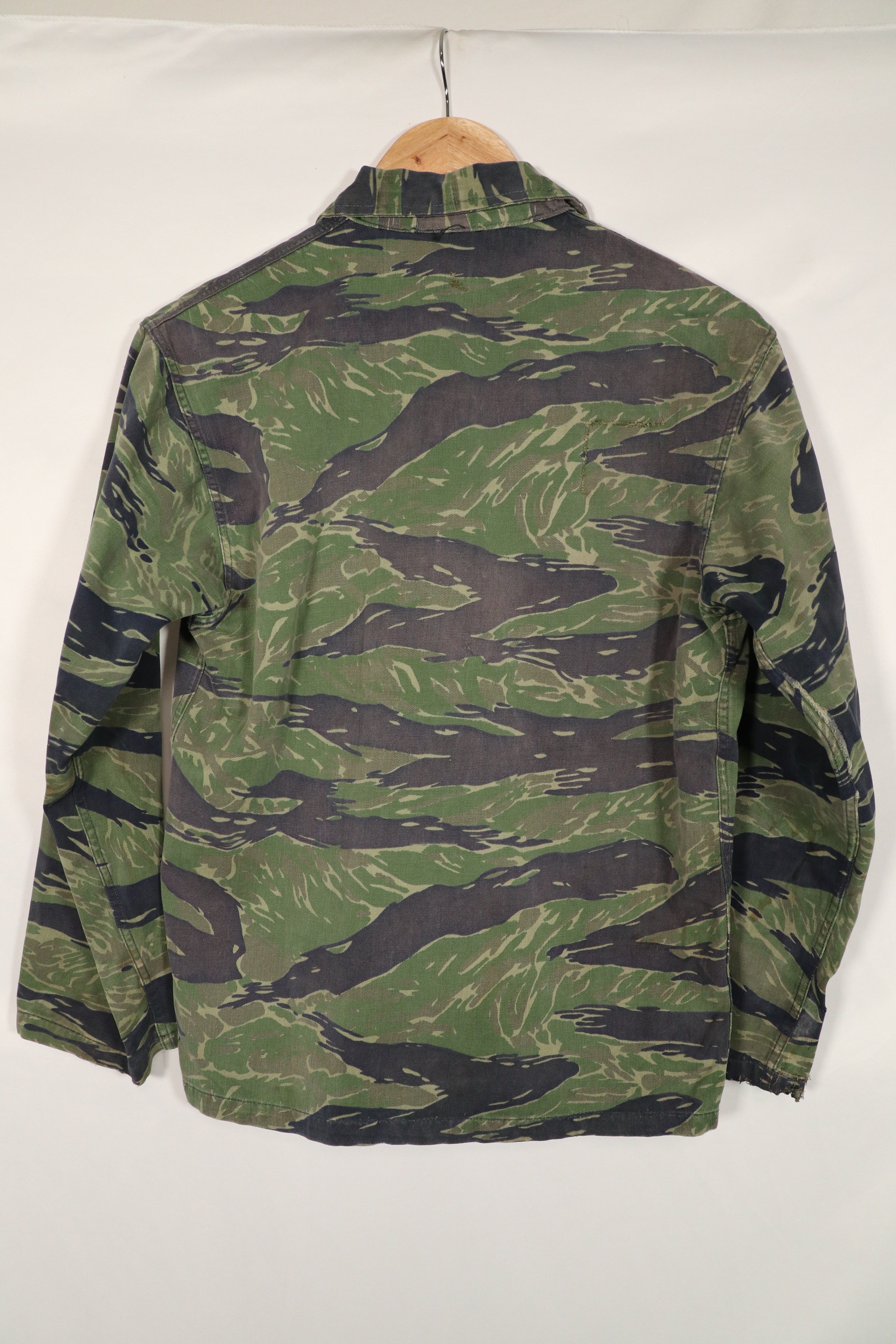 実物　TO78 沖縄タイガー　タイガーストライプ　シャツ　中古品