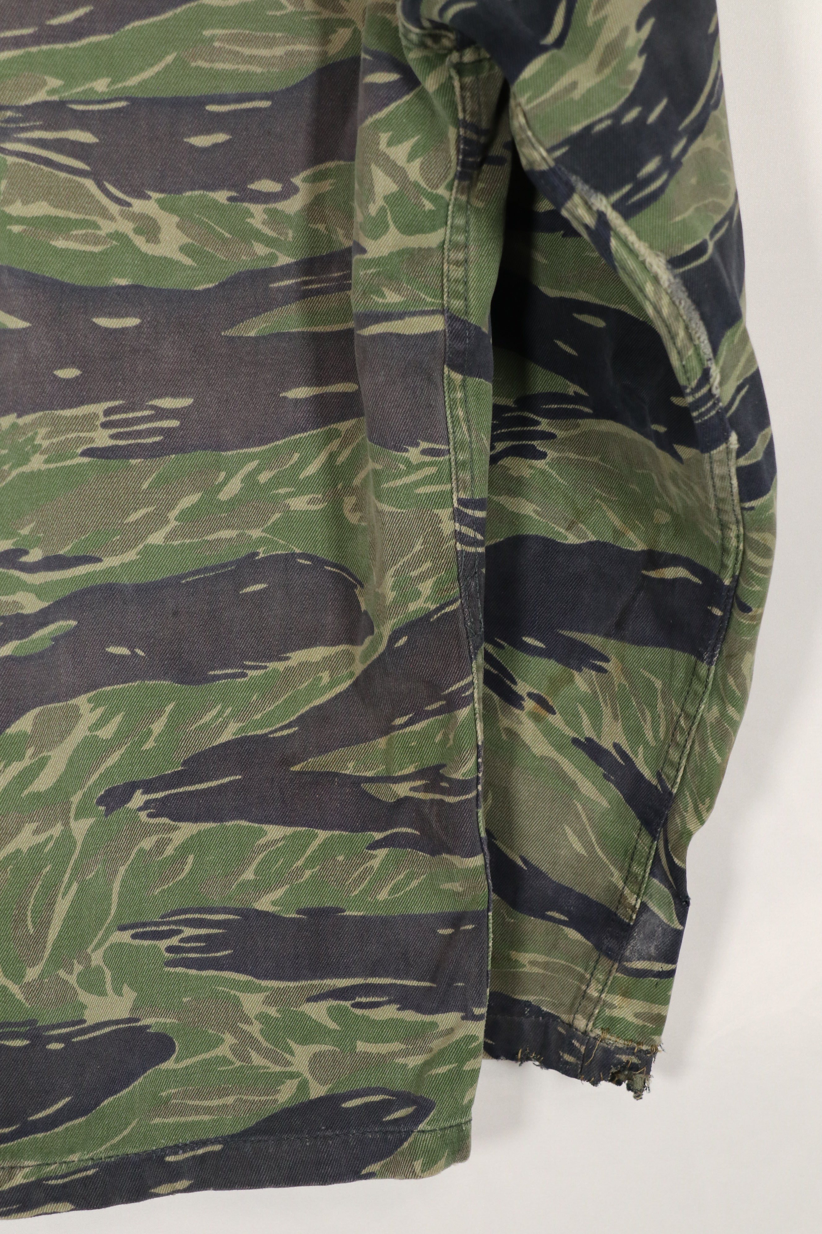 実物　TO78 沖縄タイガー　タイガーストライプ　シャツ　中古品