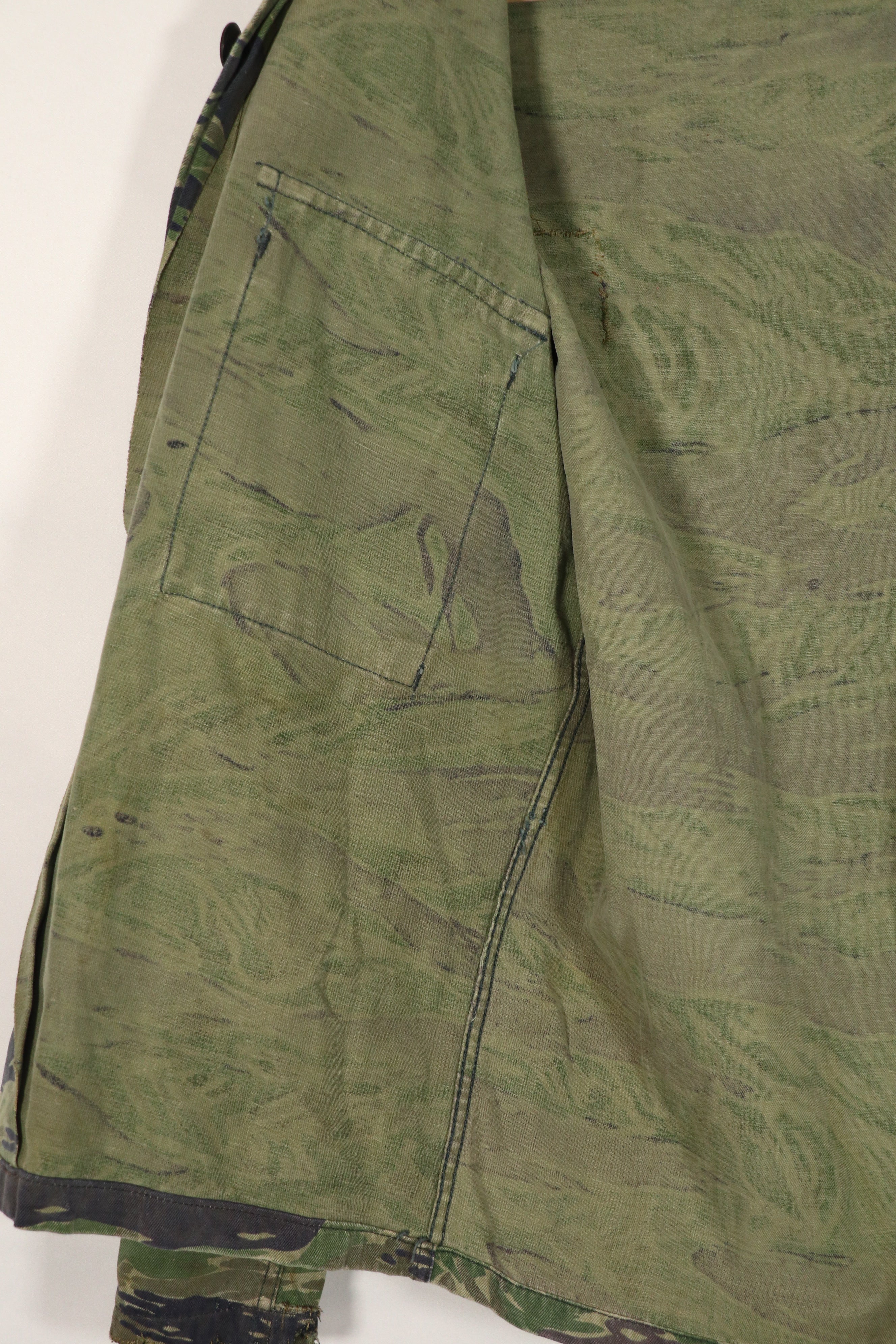 実物　TO78 沖縄タイガー　タイガーストライプ　シャツ　中古品