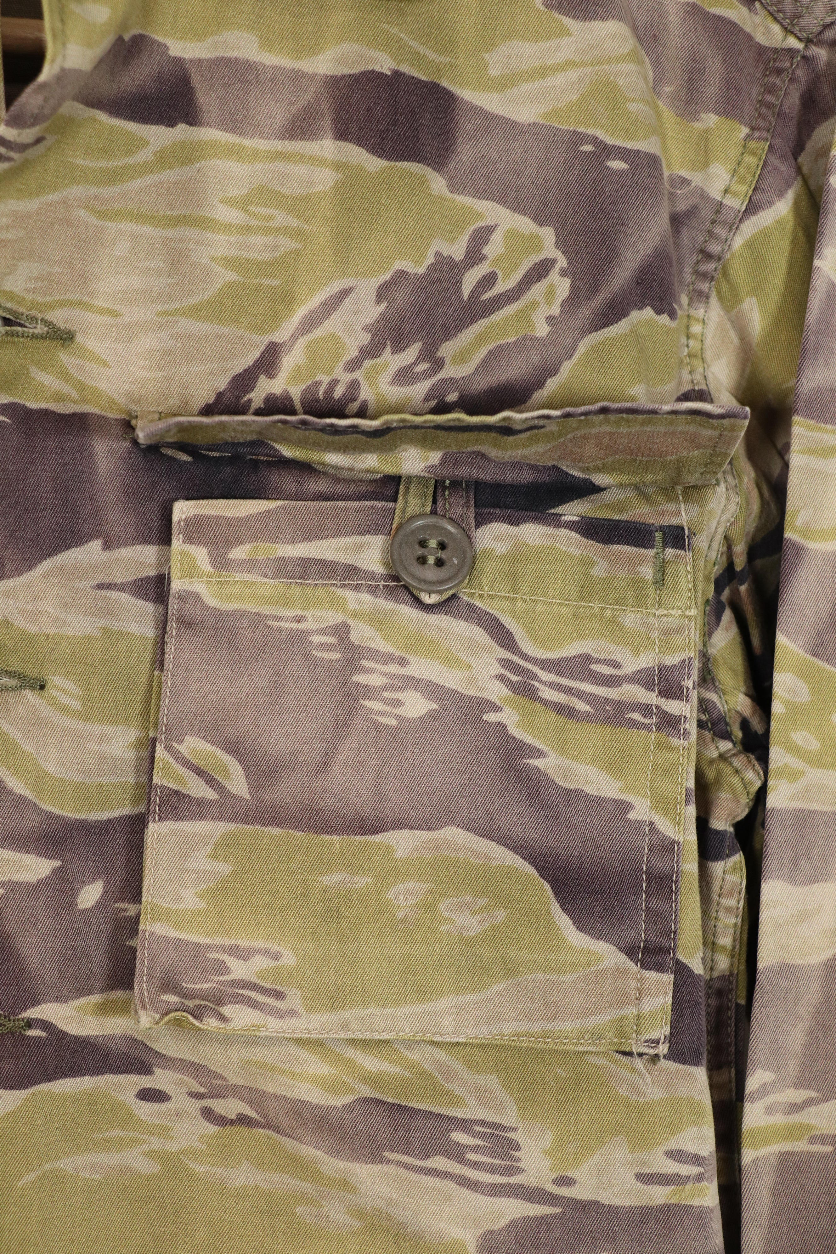 実物　ヘビーウェイト生地　レイトウォーパターン　タイガーストライプ　シャツ　中古品