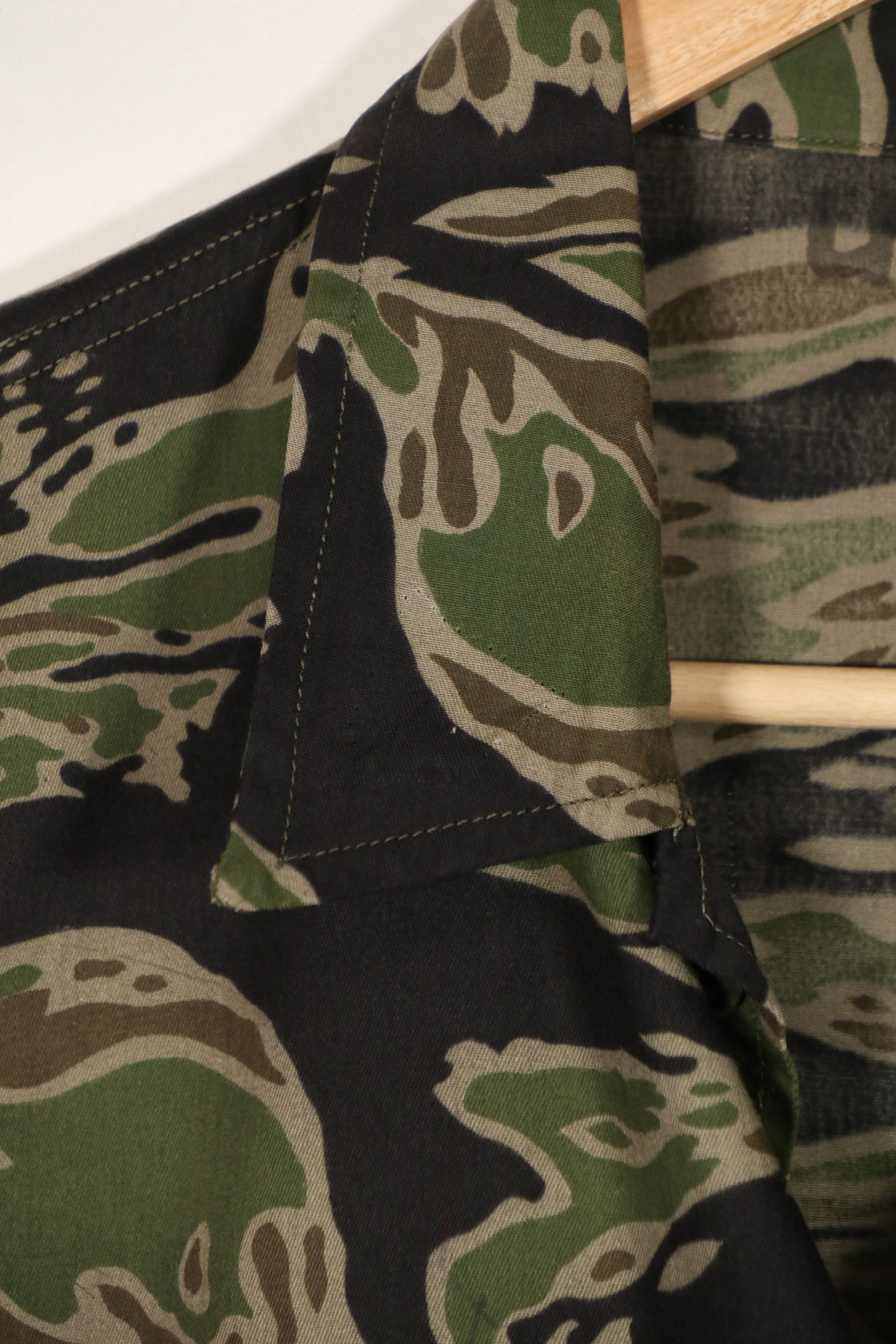 実物　レイトウォーパターン　タイガーストライプ　シャツ　US-L 状態良い