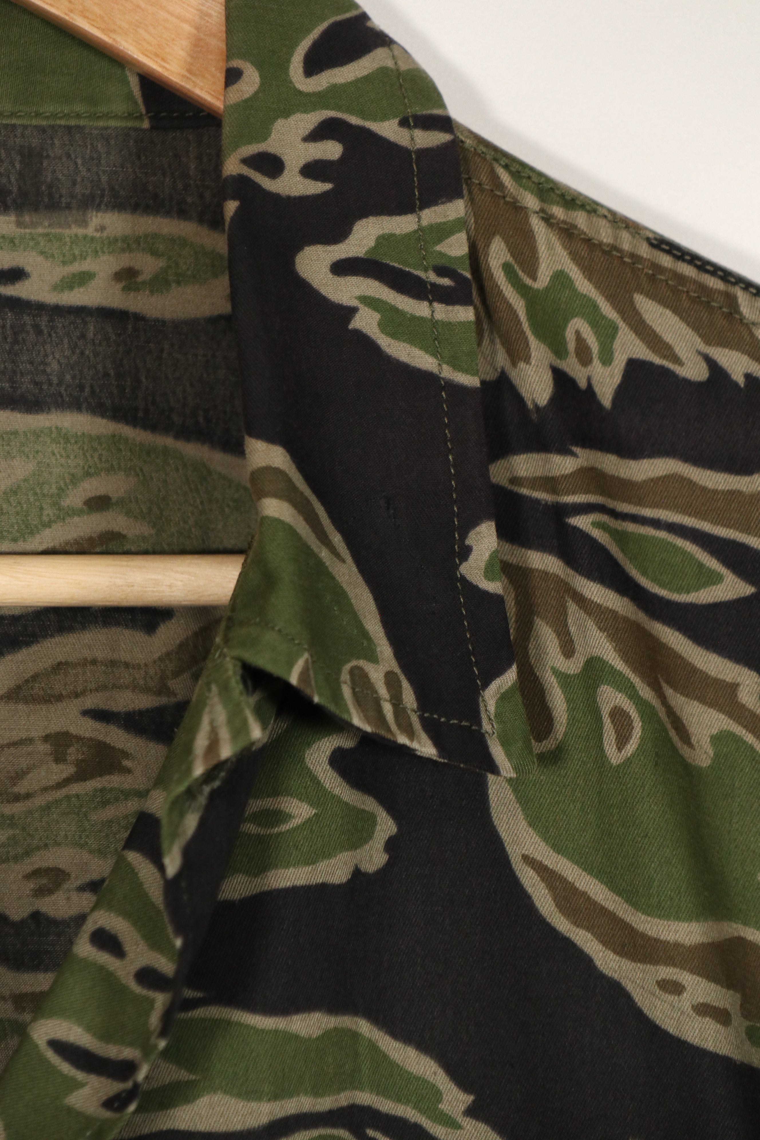 実物　レイトウォーパターン　タイガーストライプ　シャツ　US-L 状態良い