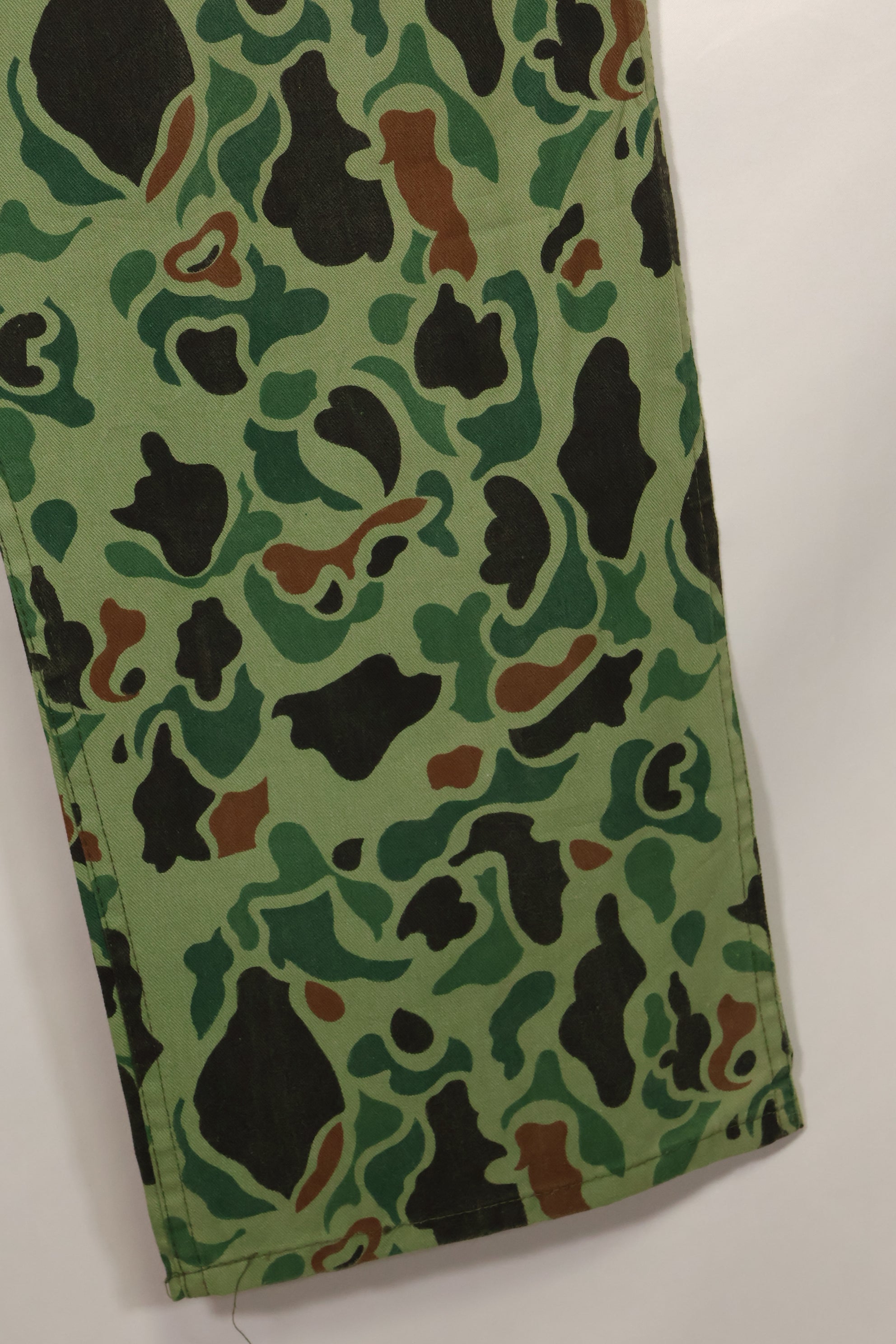 1960年代〜70年代　韓国軍　フロッグスキン迷彩　パンツ　ベイカーパンツカット　中古品　C