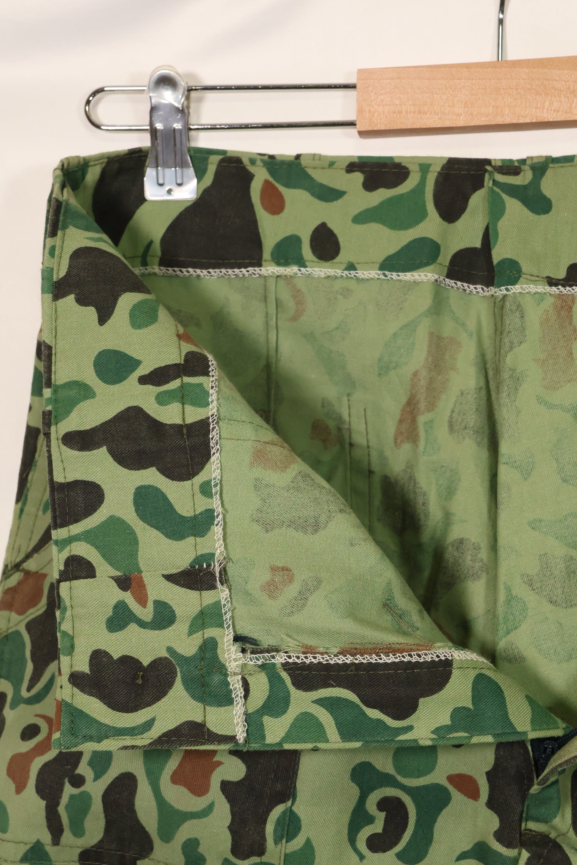 1960年代〜70年代　韓国軍　フロッグスキン迷彩　パンツ　ベイカーパンツカット　中古品　C