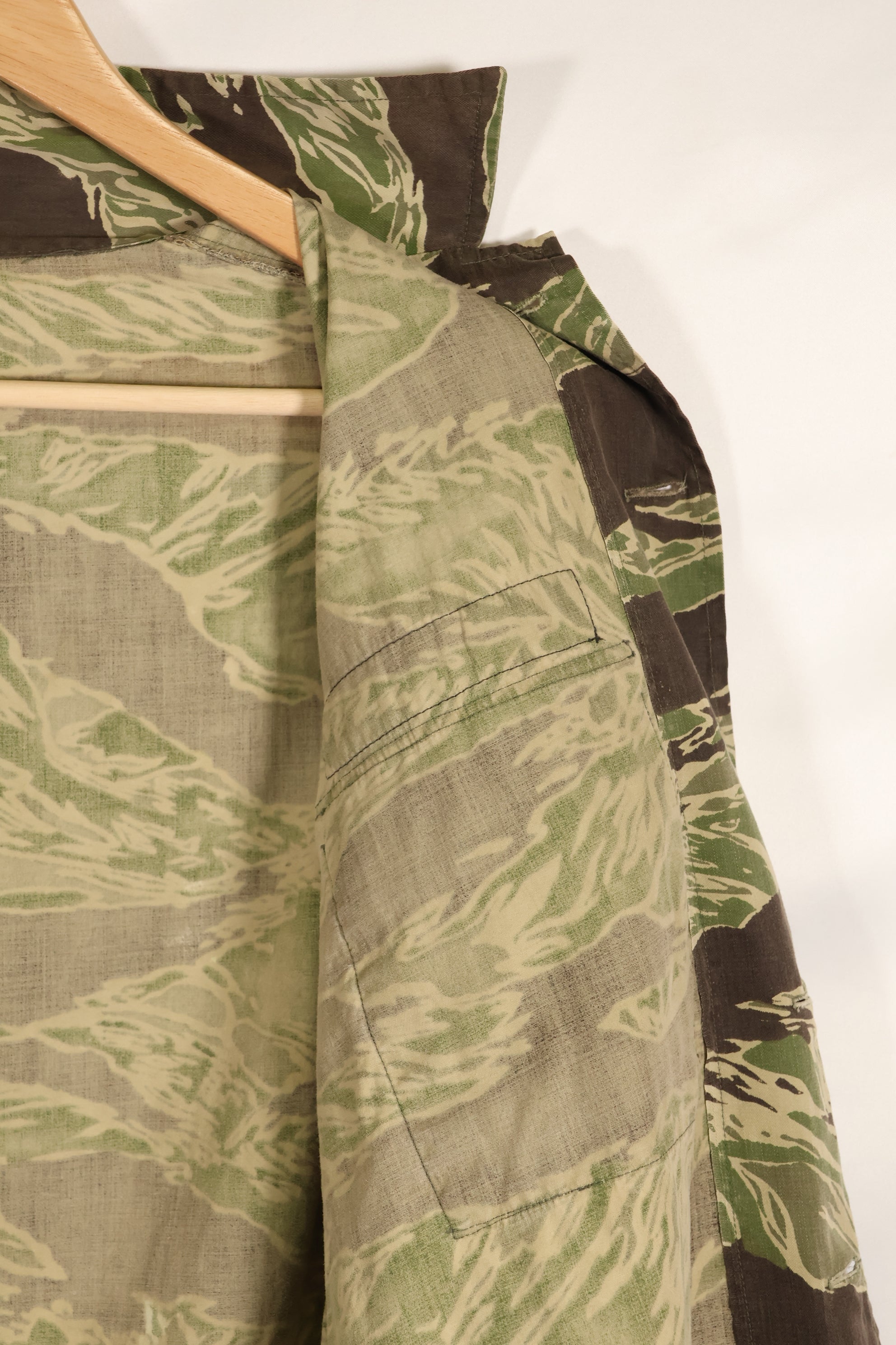 1968年　映画「グリーンベレー」「未知との遭遇」衣装　ジョンウェインパターン　タイガーストライプ　シャツ