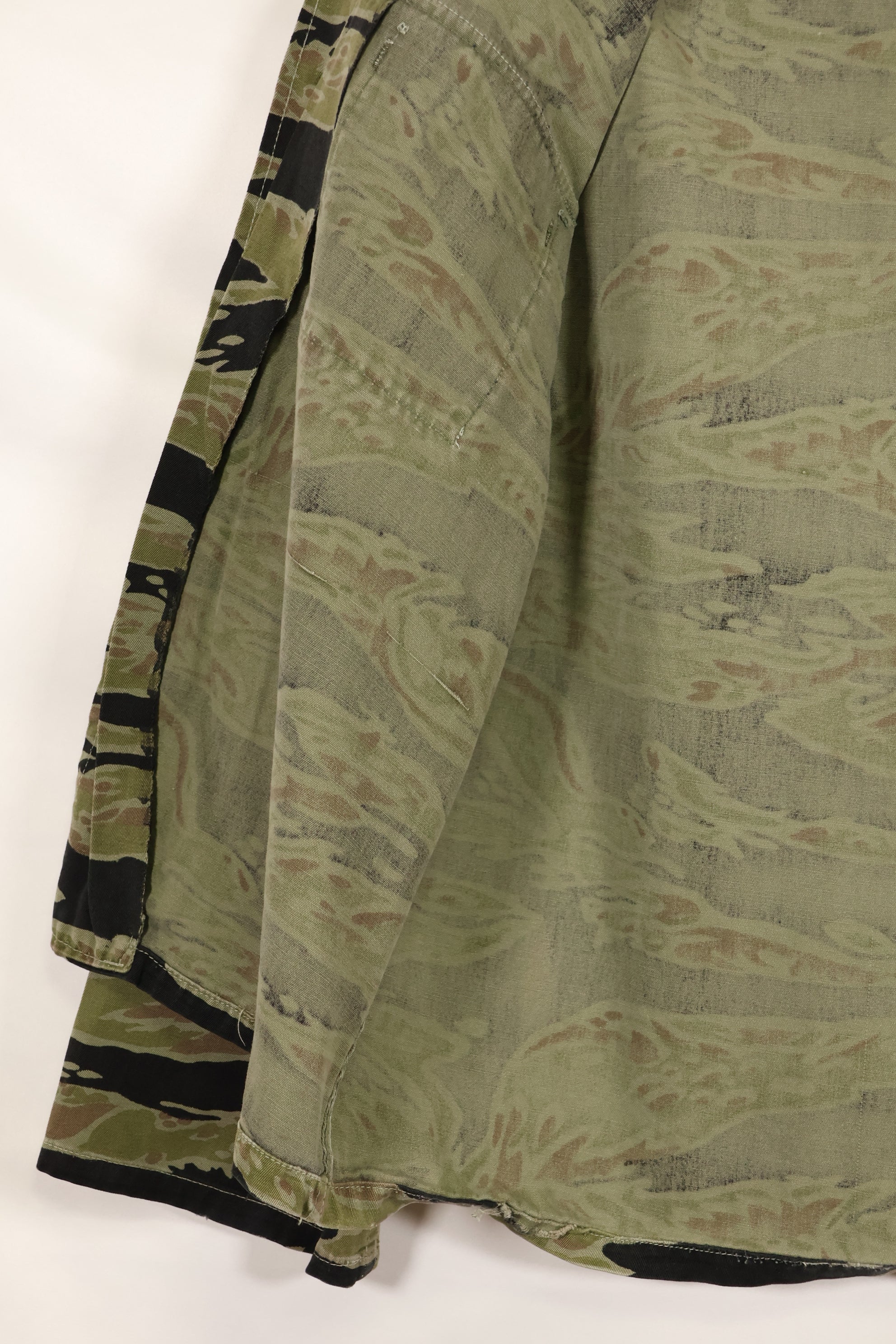 実物　レイトウォーパターン　タイガーストライプ　シャツ　ヘビーウェイト生地　中古品