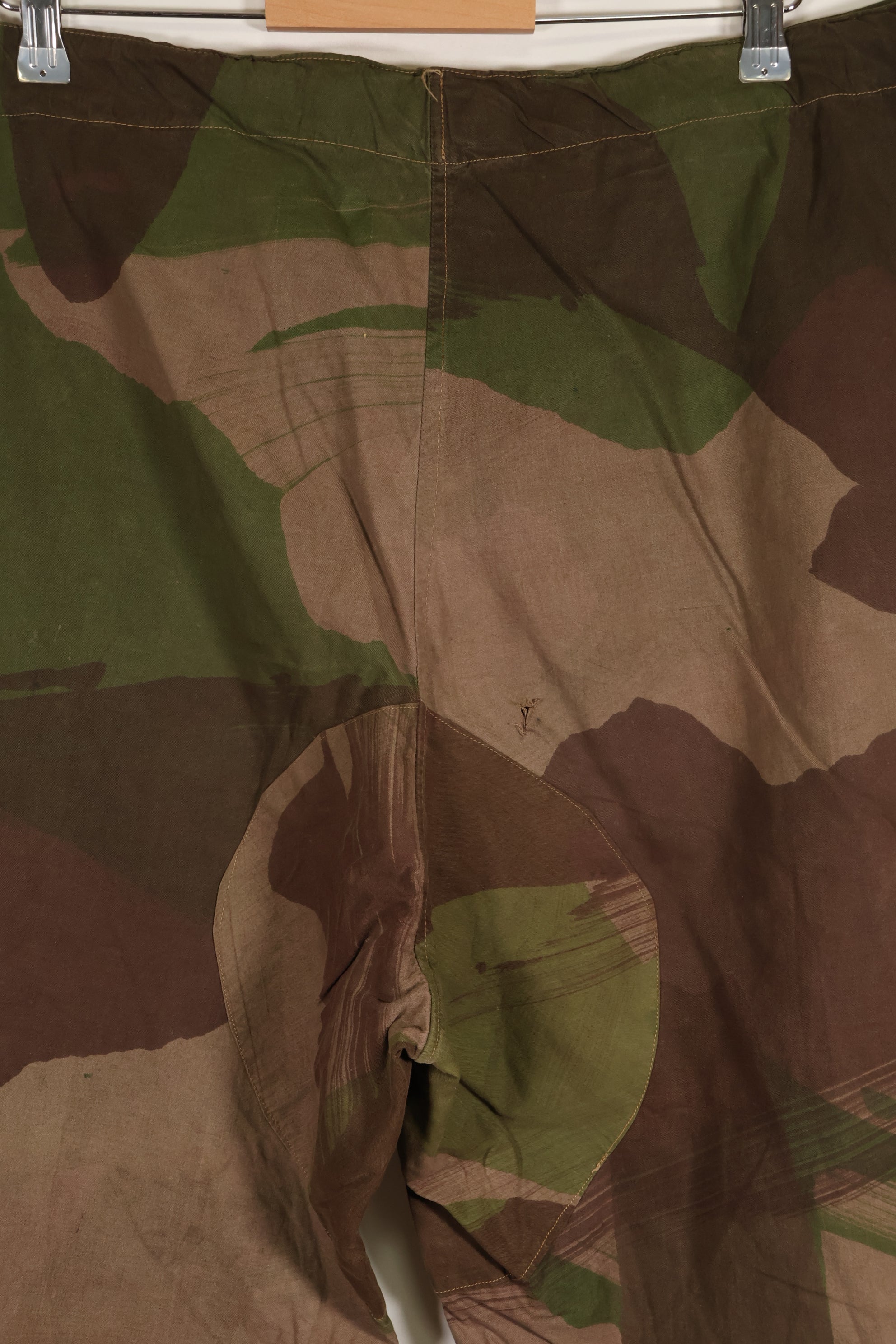 実物　イギリス軍　SAS トラウザーズ　WINDPROOF 迷彩パンツ　サイズ No. 不明　大きめ　 中古品