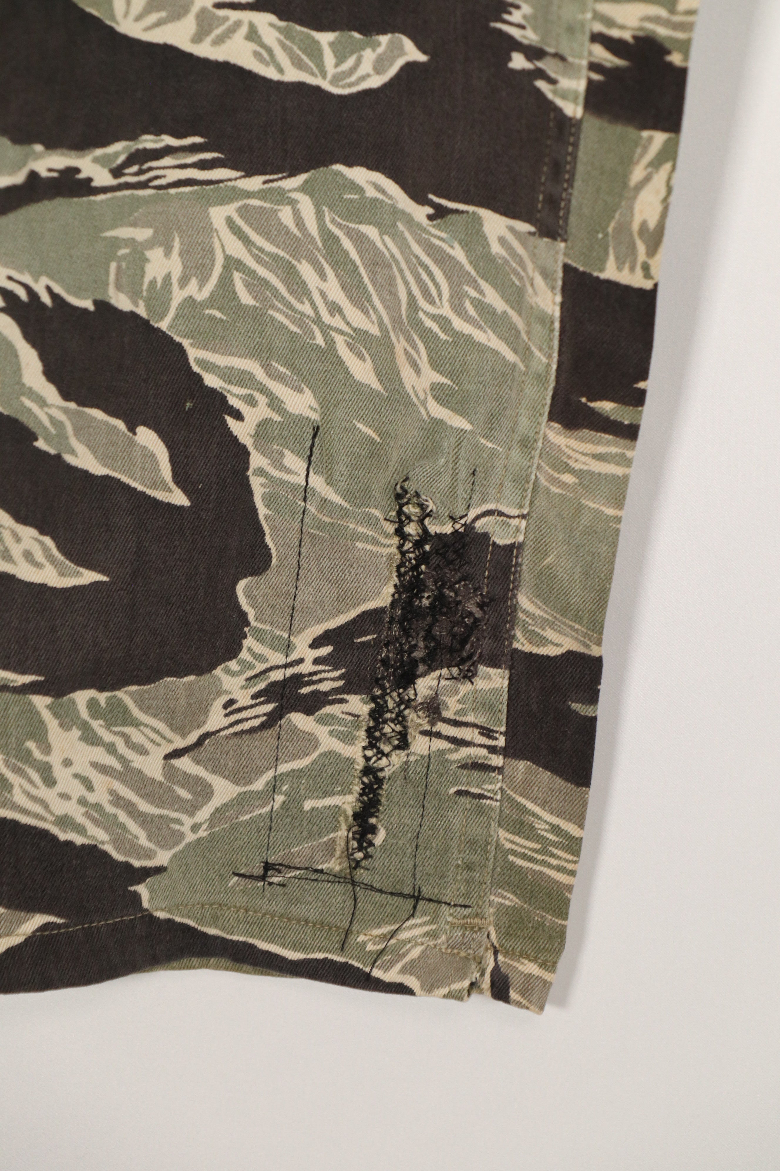 実物　沖縄タイガー　タイガーストライプ　パンツ　Asian Cut　褪色あり　A-Mサイズ